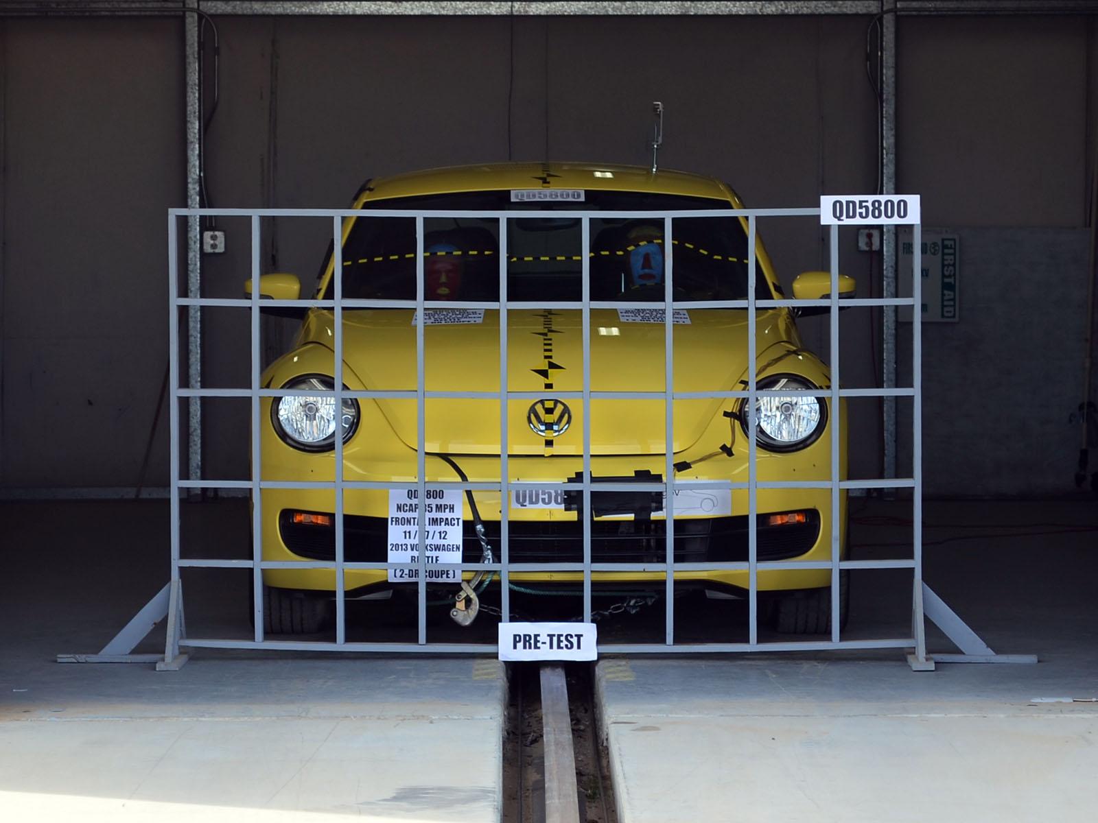 2013 VOLKSWAGEN BEETLE crash image