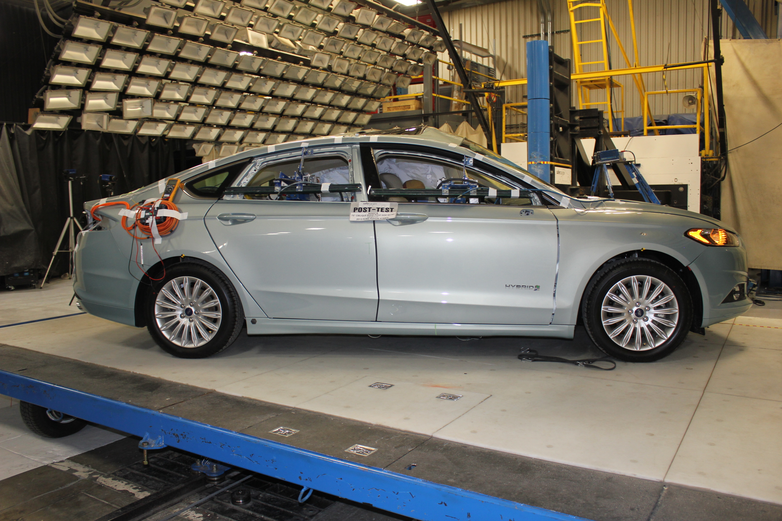 2013 FORD FUSION HYBRID crash image 14