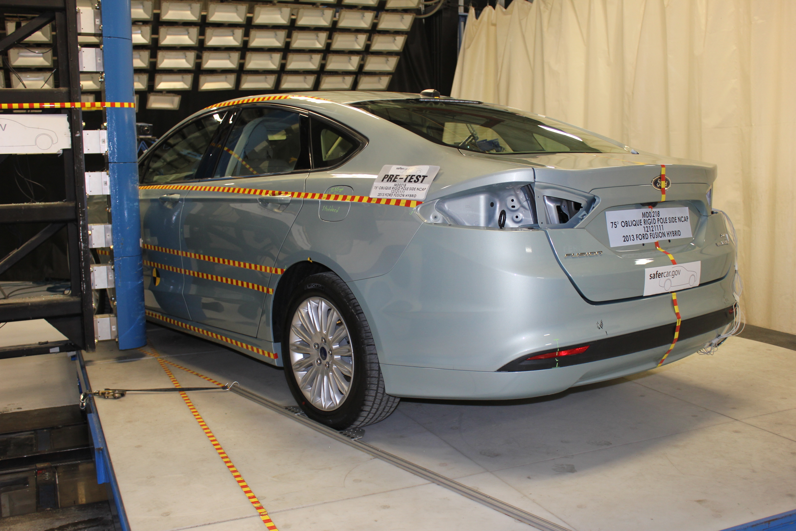 2013 FORD FUSION HYBRID crash image 18