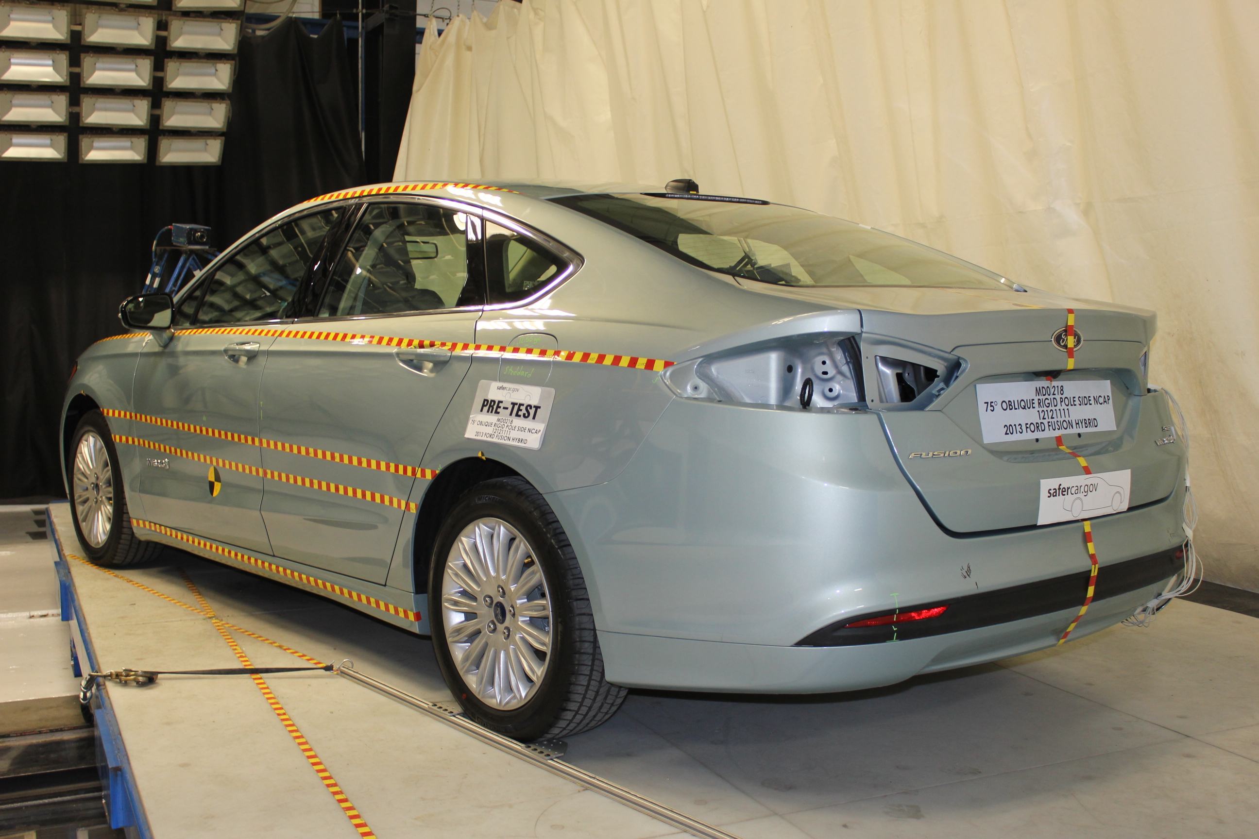 2013 FORD FUSION HYBRID crash image 9