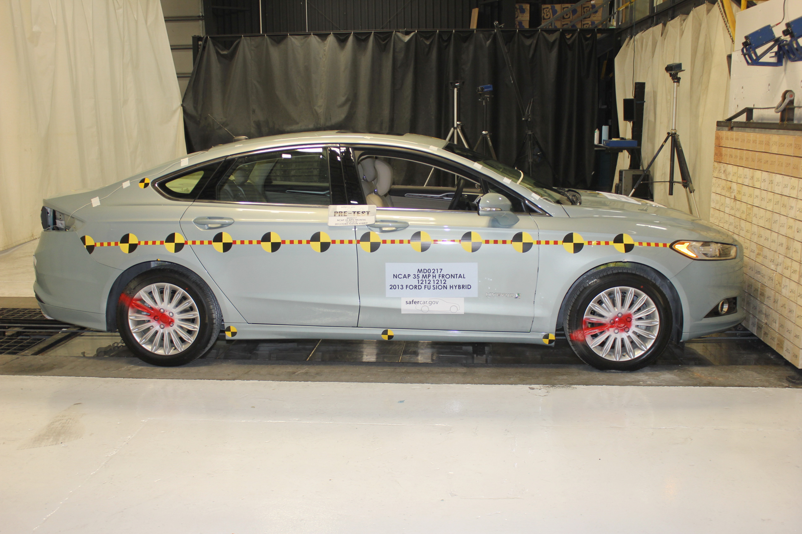 2013 FORD FUSION HYBRID crash image 11