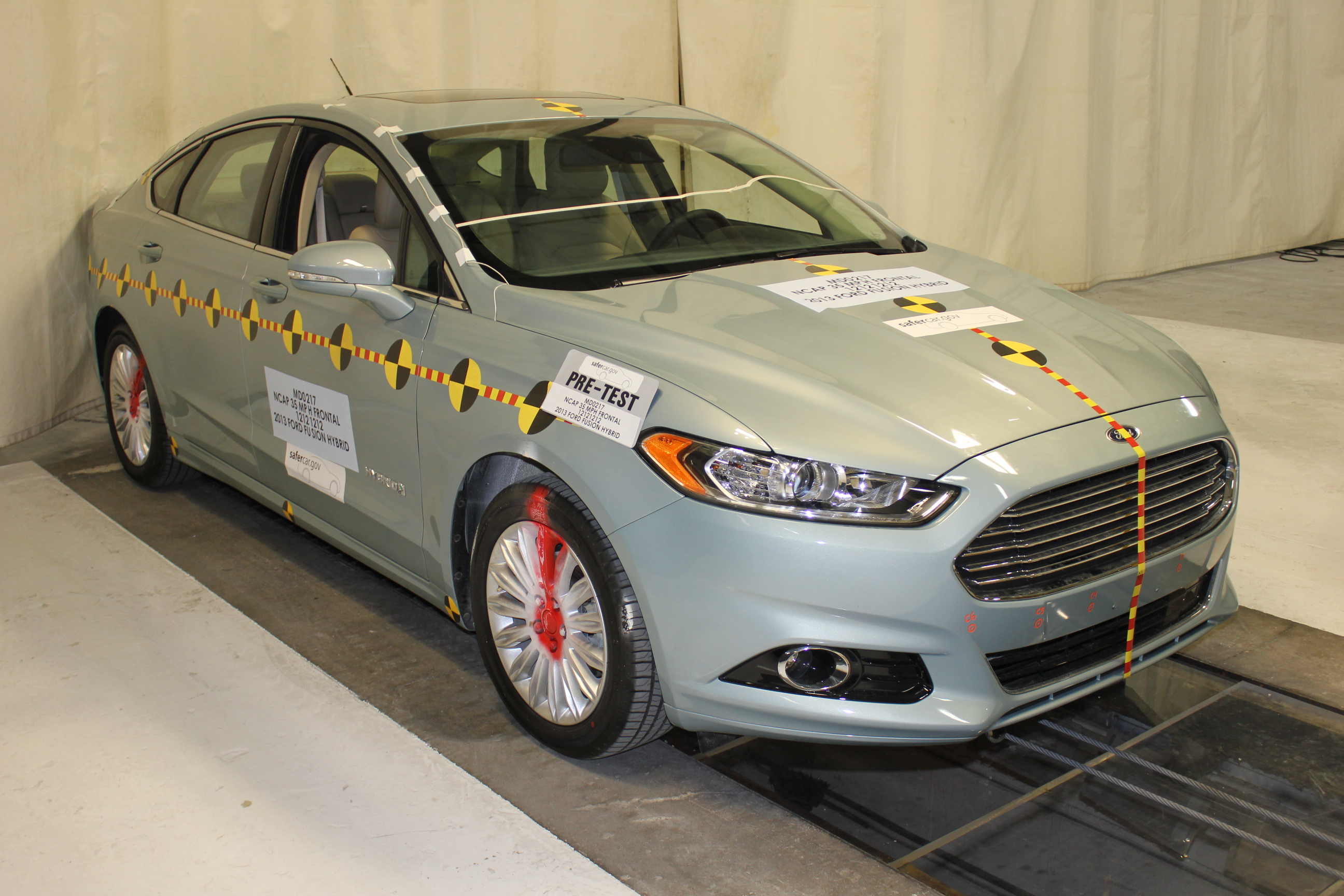 2013 FORD FUSION HYBRID crash image 13