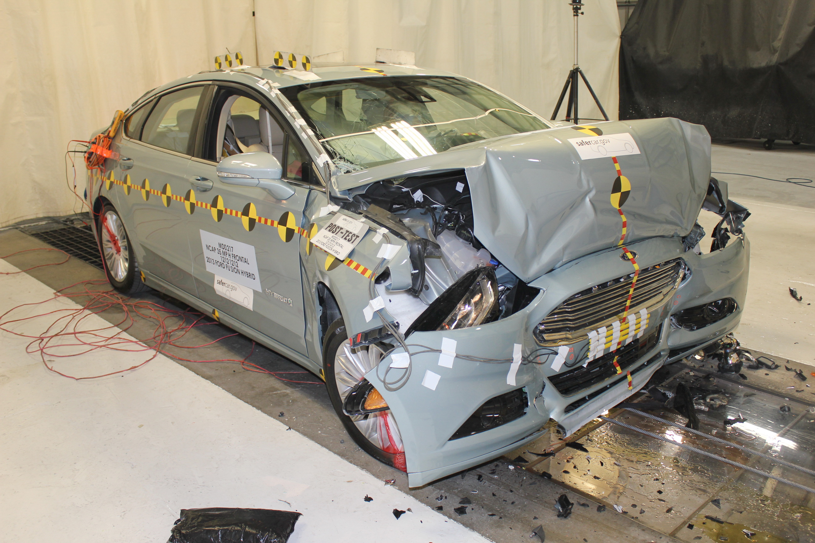 2013 FORD FUSION HYBRID crash image 14