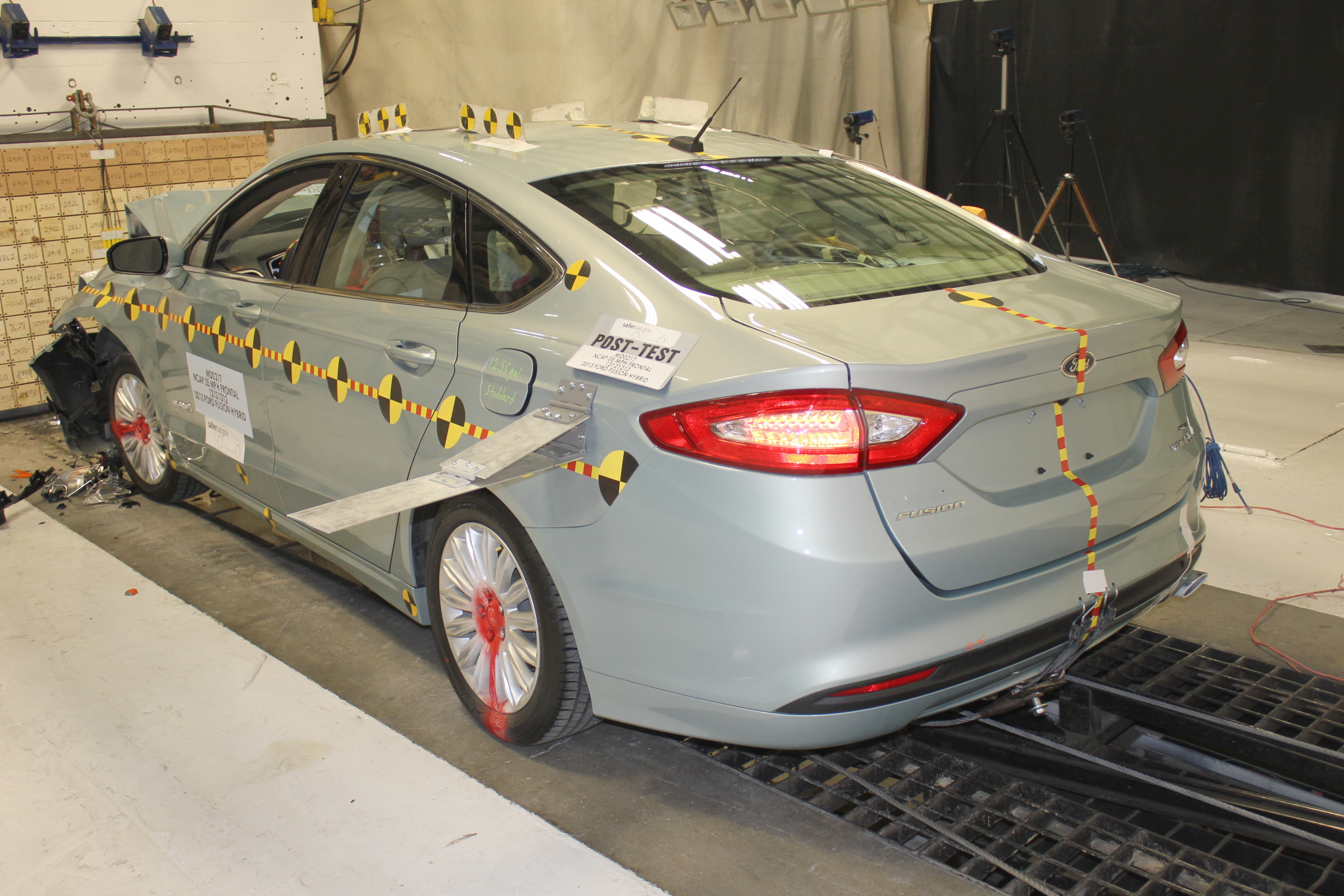 2013 FORD FUSION HYBRID crash image 16