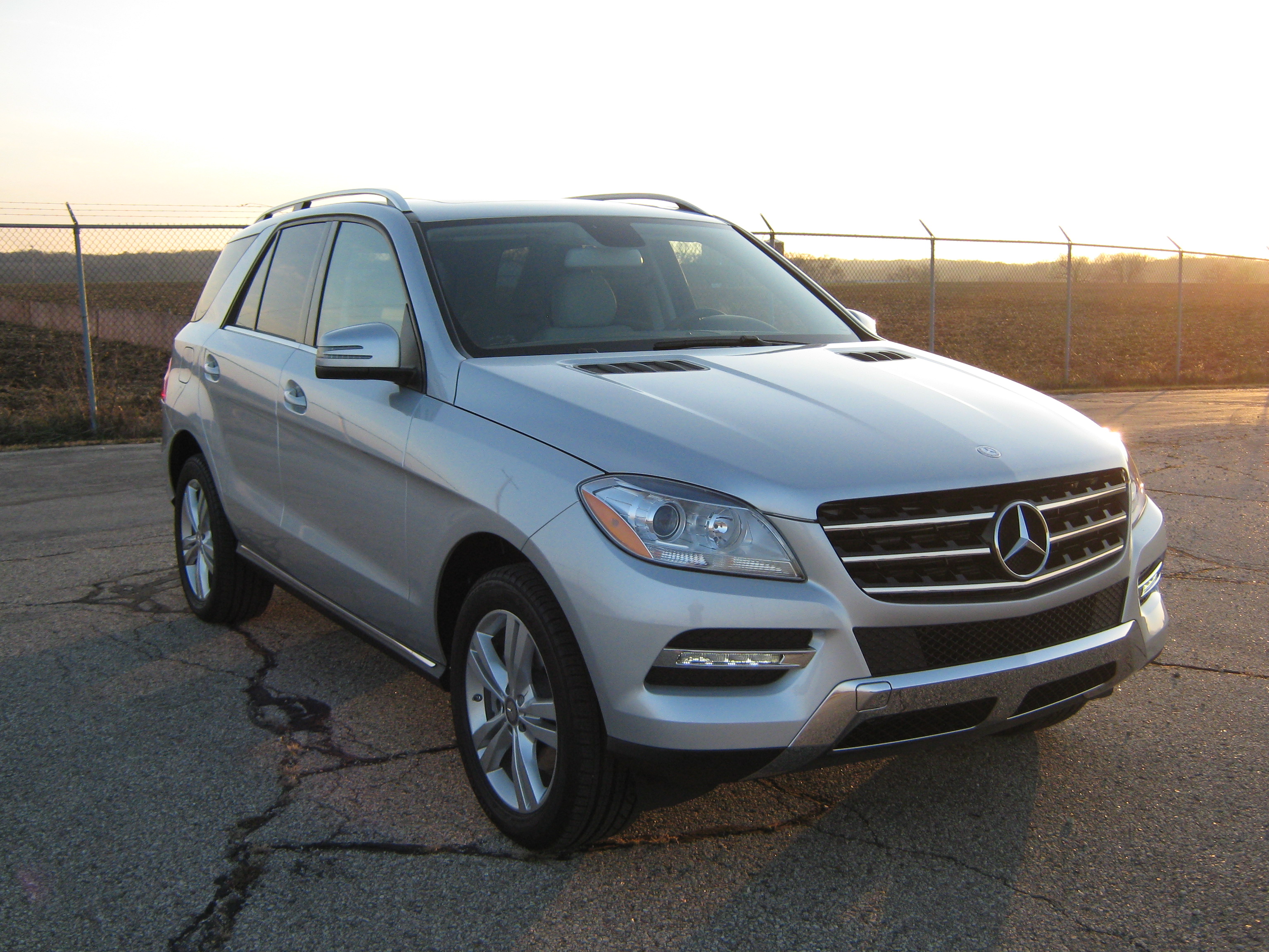 2013 MERCEDES ML350 crash-test photo