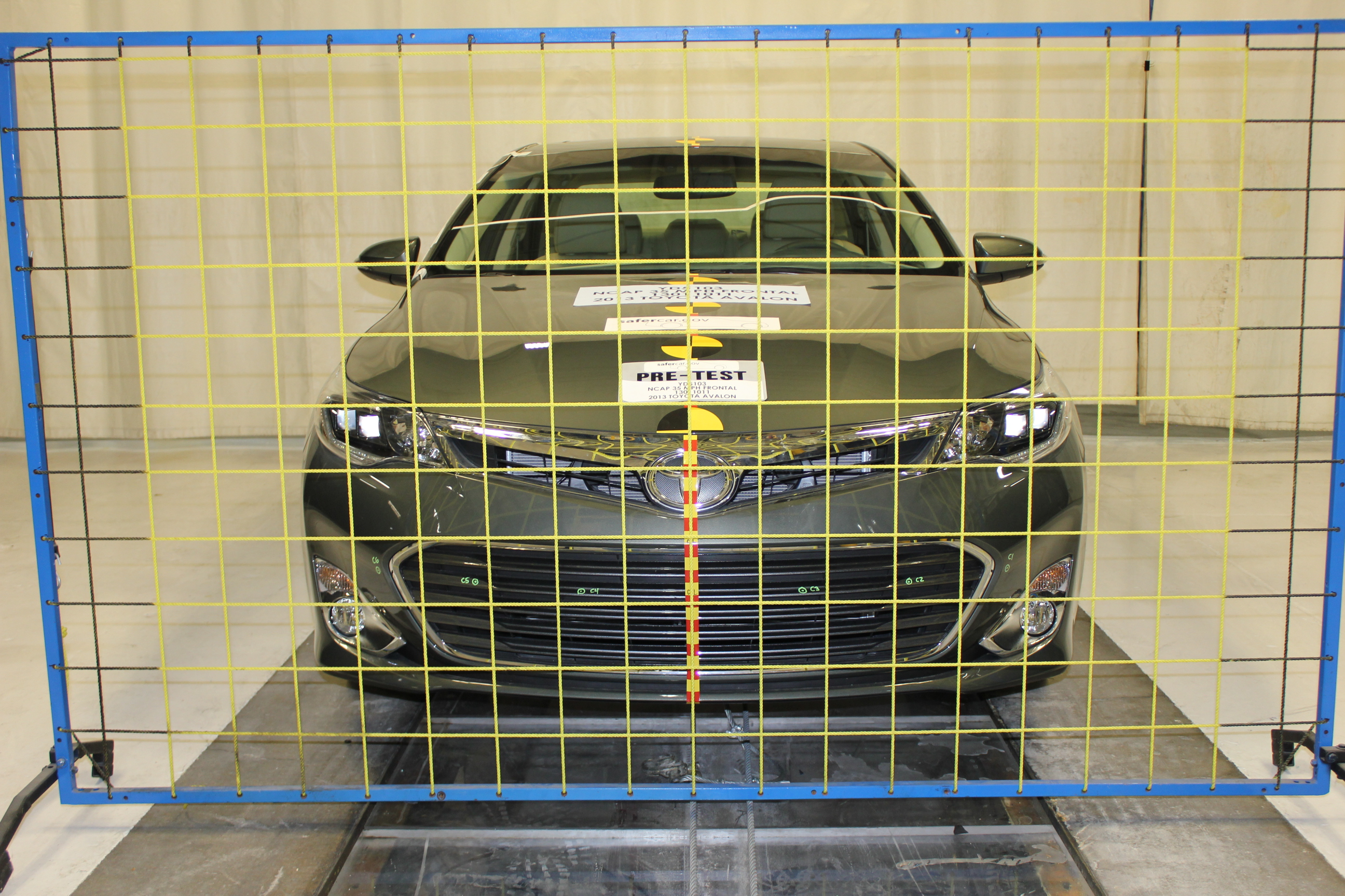 2013 TOYOTA AVALON crash image