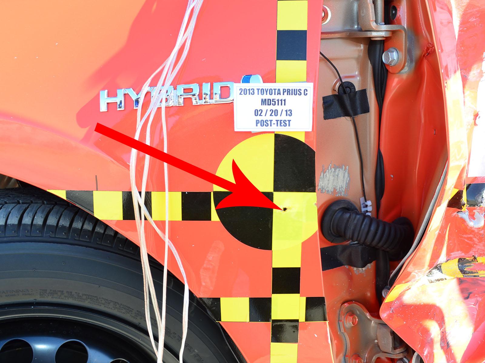 2013 TOYOTA PRIUS C crash image 20