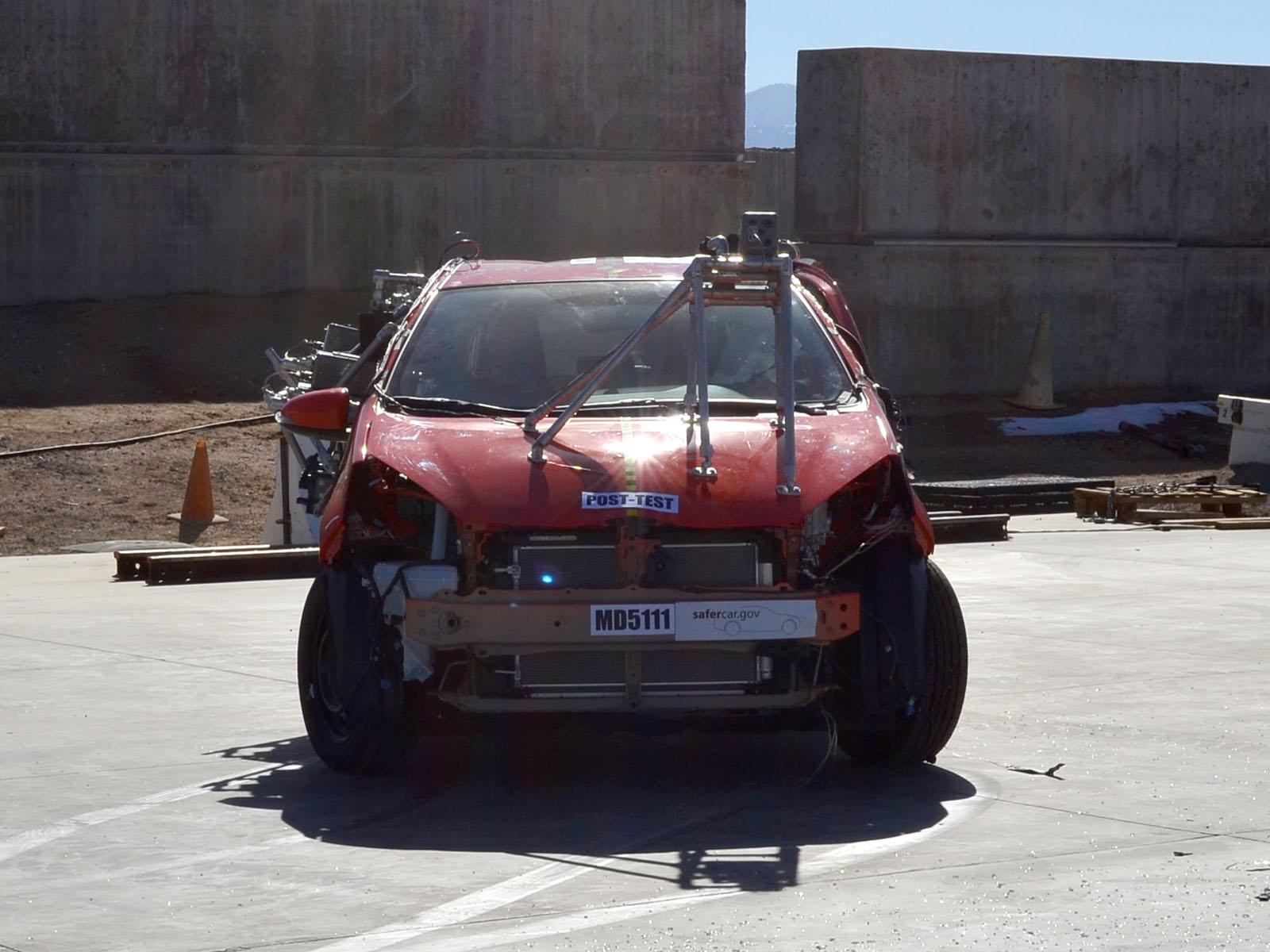 2013 TOYOTA PRIUS C crash image 4