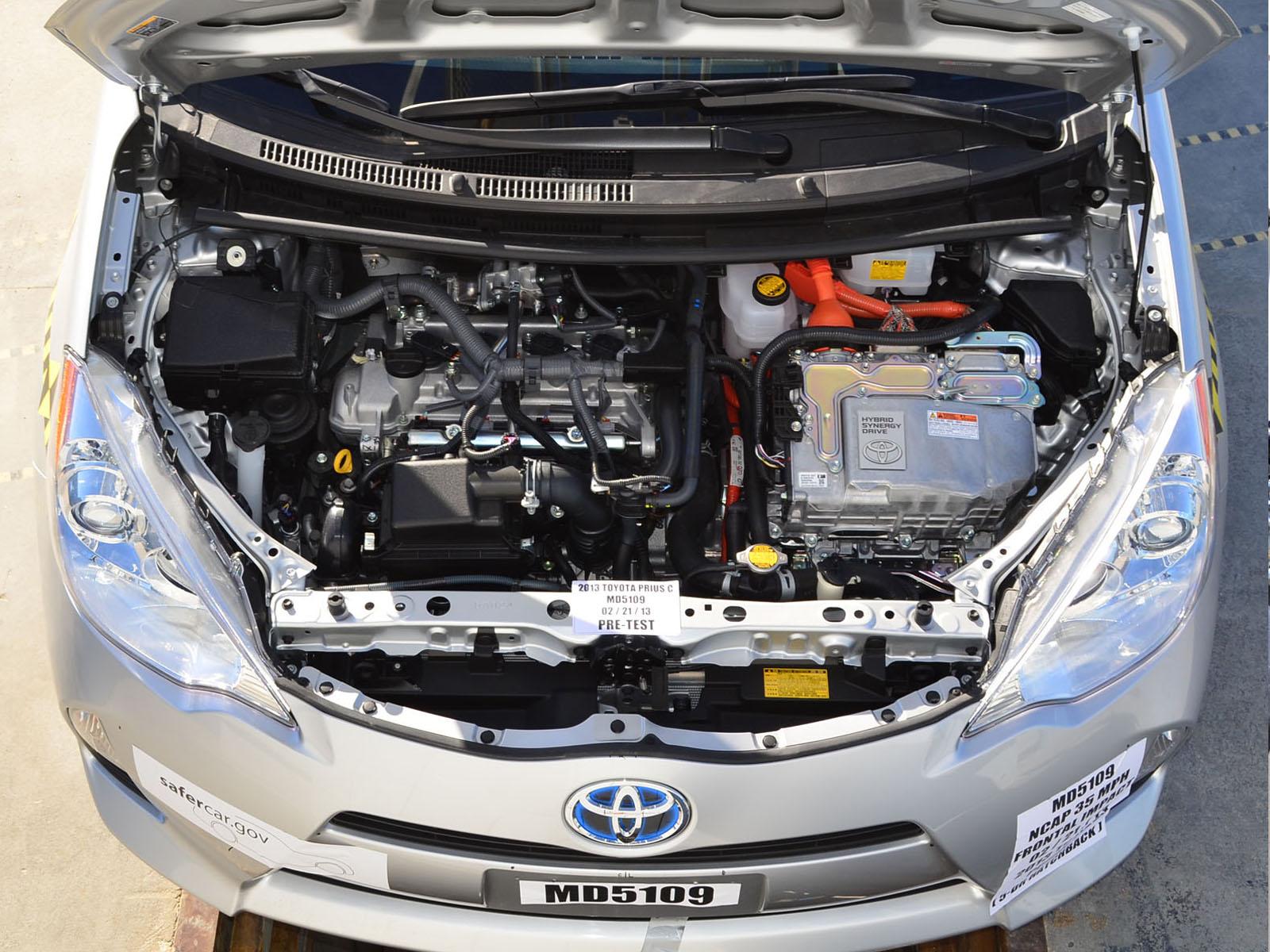 2013 TOYOTA PRIUS C crash image 20