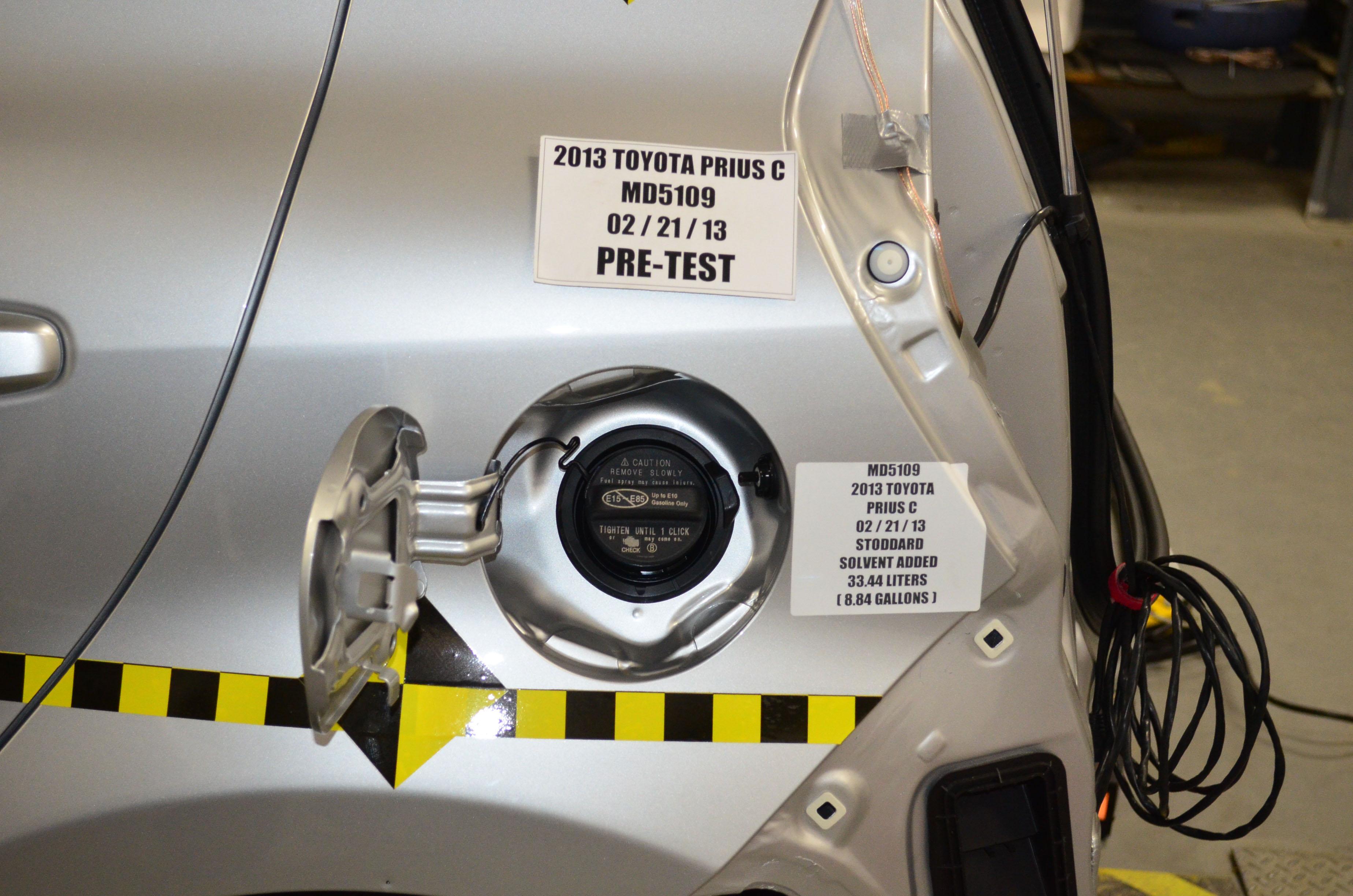 2013 TOYOTA PRIUS C crash image 22