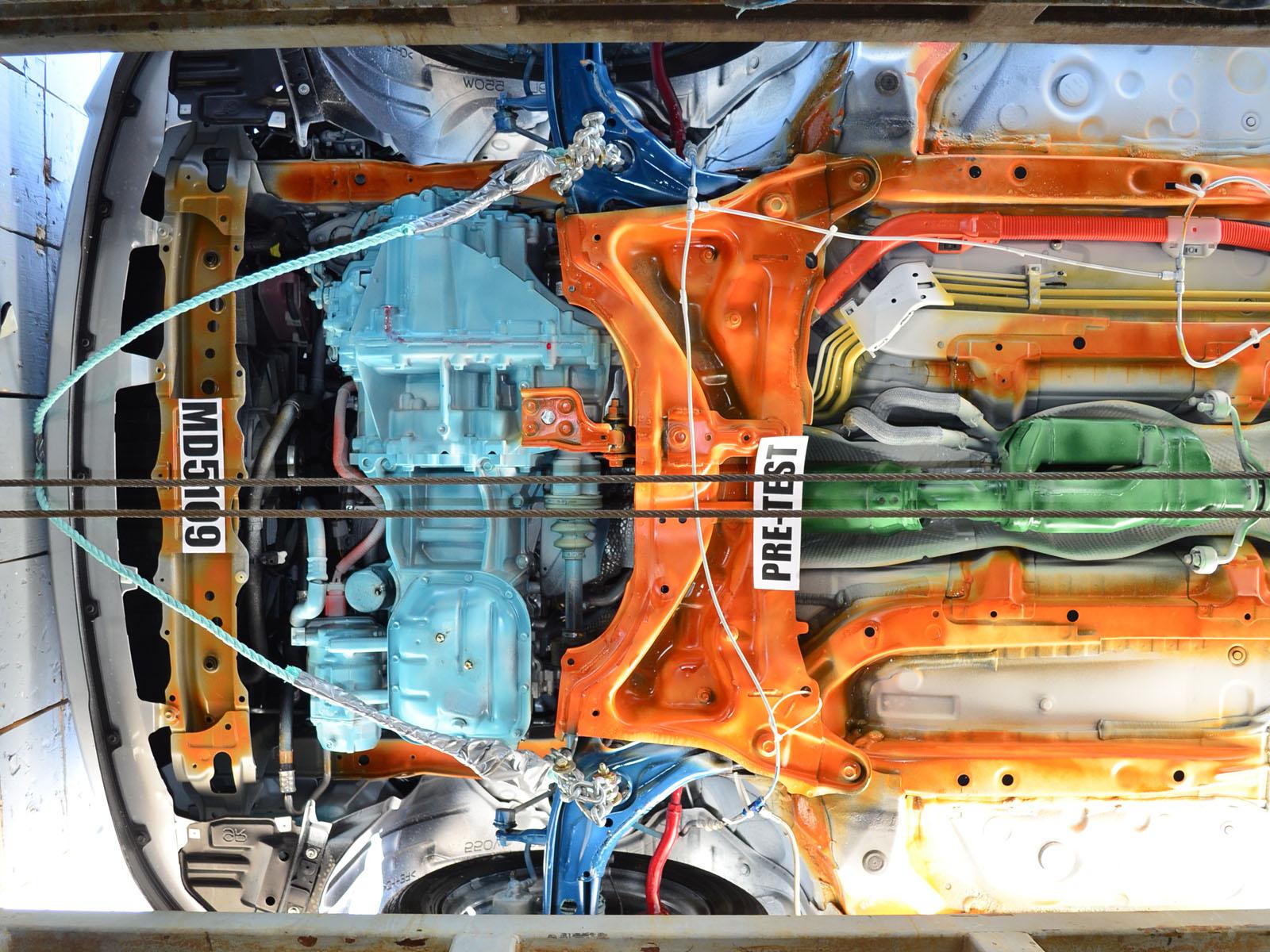 2013 TOYOTA PRIUS C crash image 24