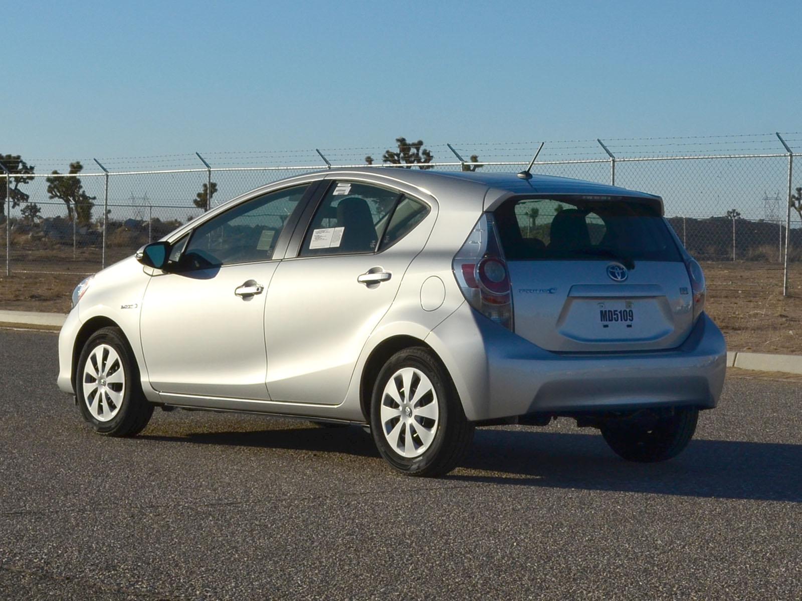 2013 TOYOTA PRIUS C crash image 7