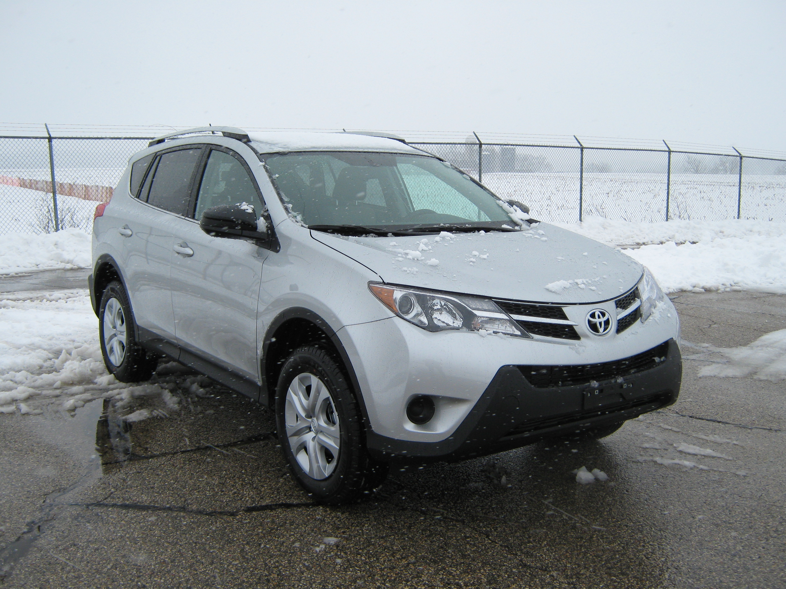 2013 TOYOTA RAV4 crash image