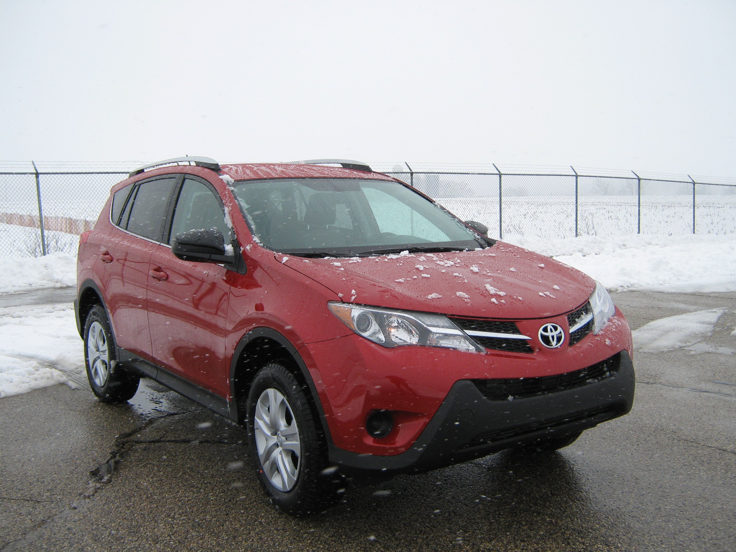 2013 TOYOTA RAV4 crash-test photo
