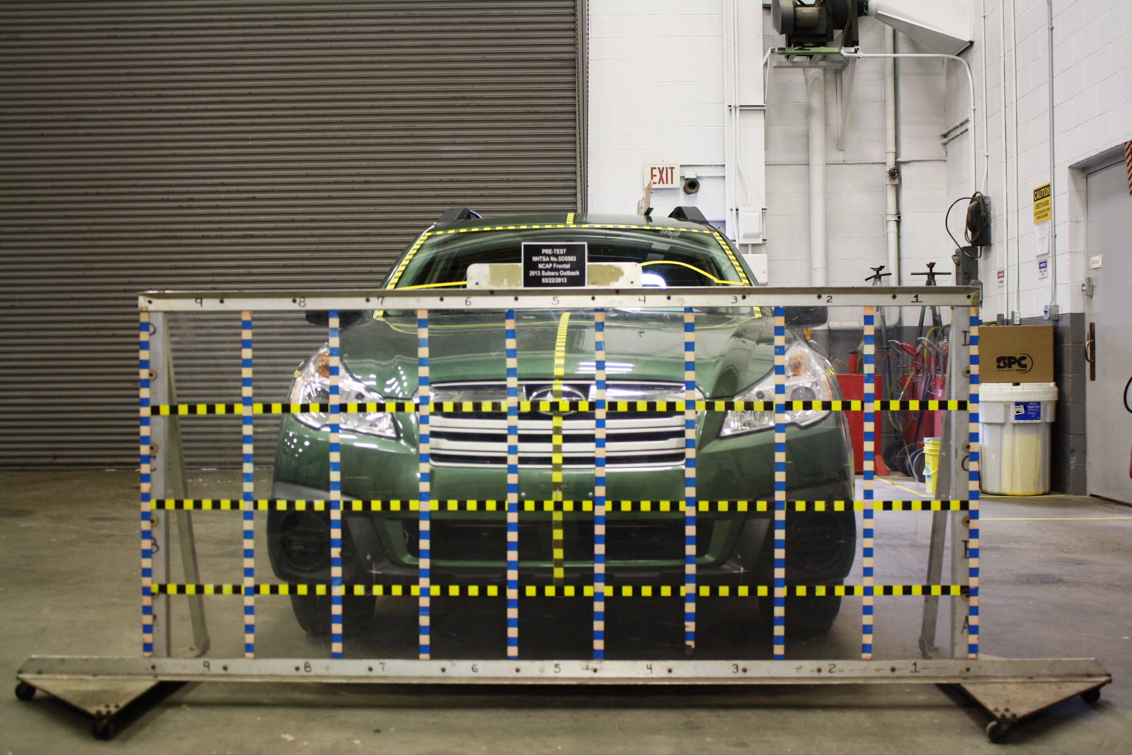 2013 SUBARU OUTBACK crash-test photo