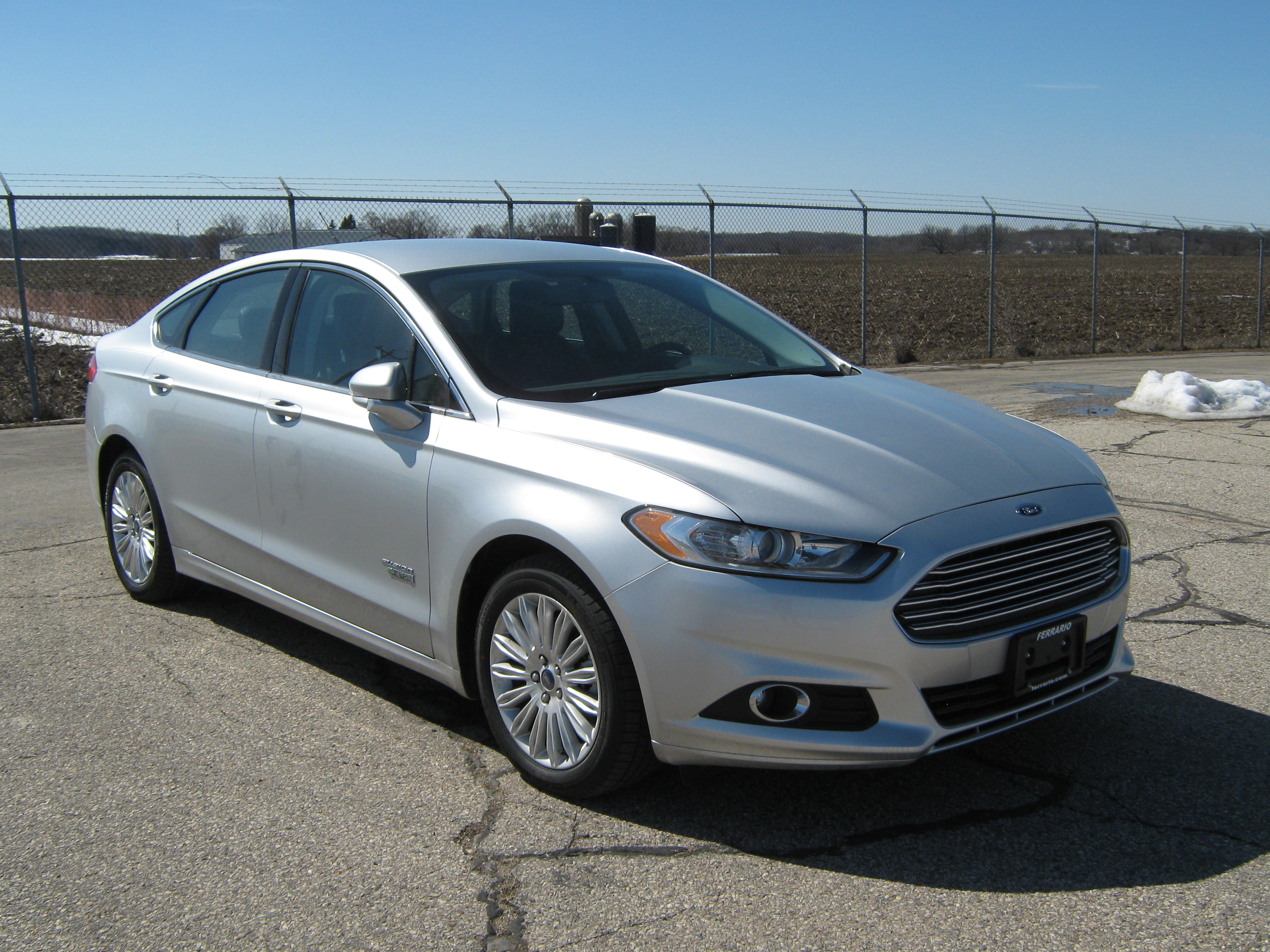 2013 FORD FUSION ENERGI crash-test photo