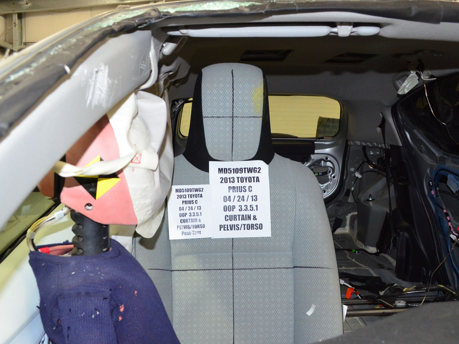 2013 TOYOTA PRIUS C crash image 12
