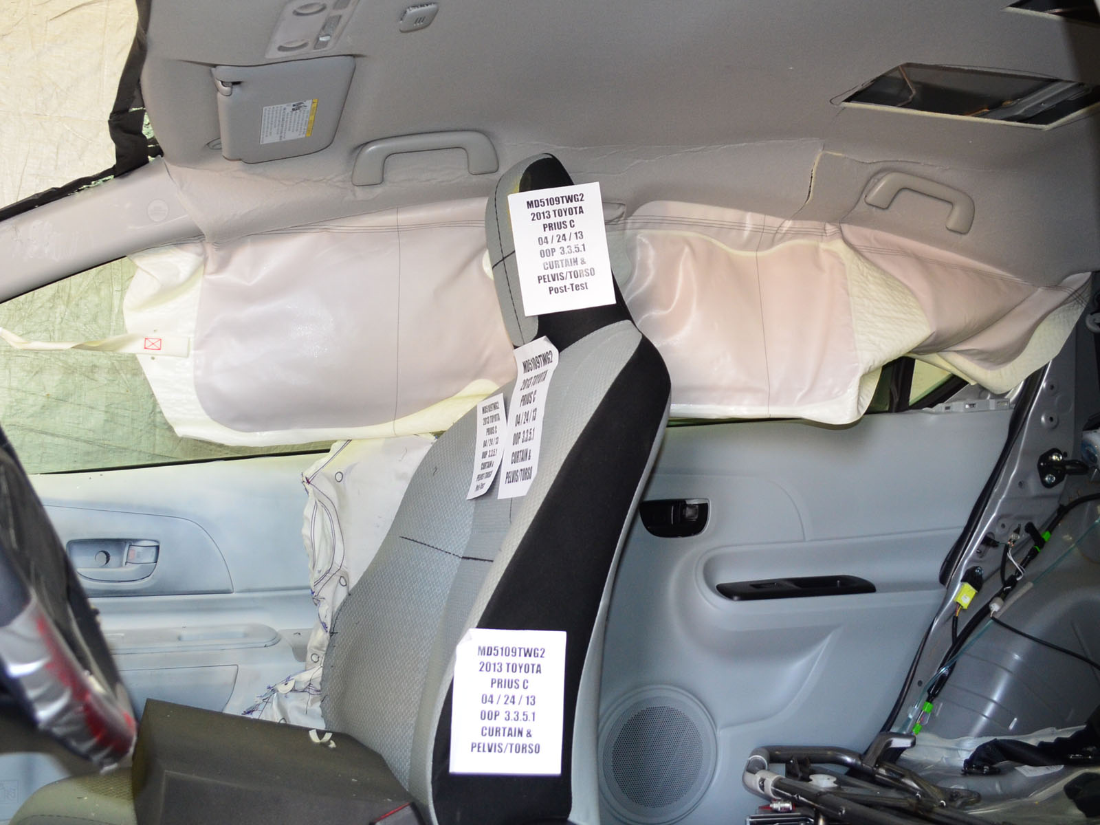 2013 TOYOTA PRIUS C crash image 13