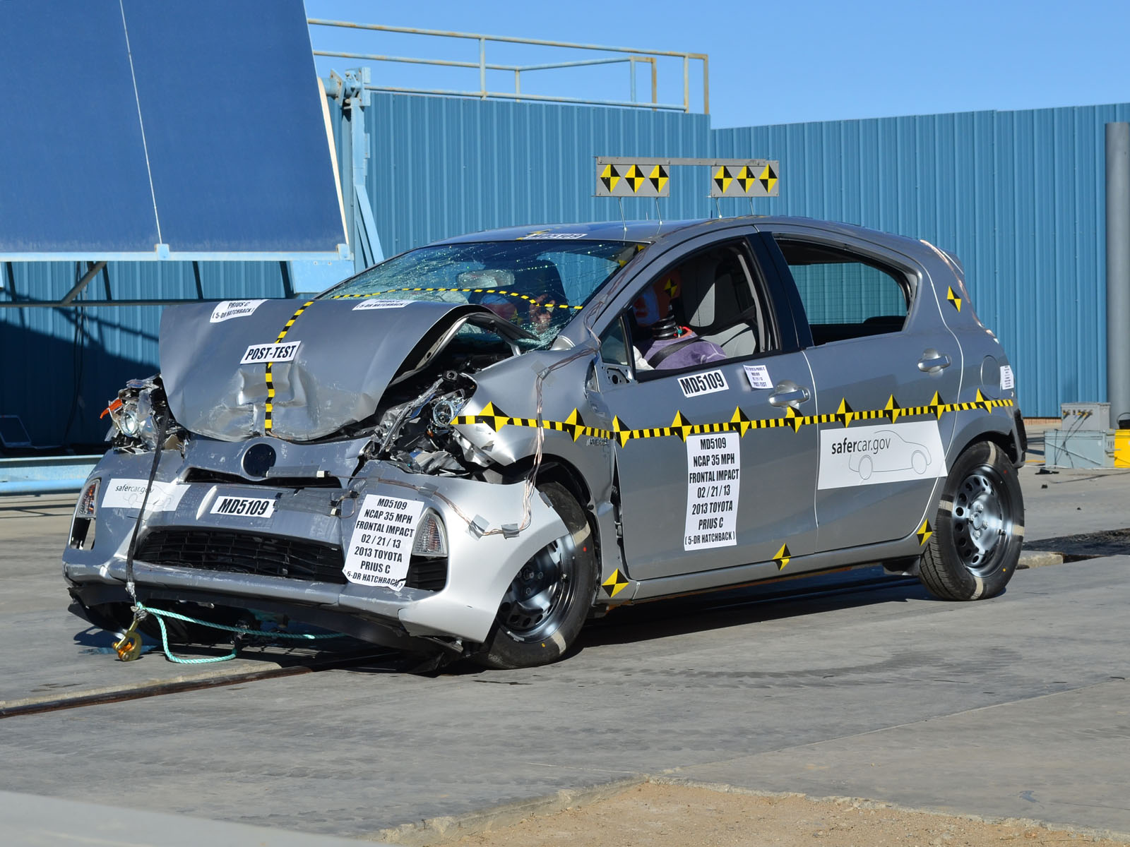 2013 TOYOTA PRIUS C crash image 5
