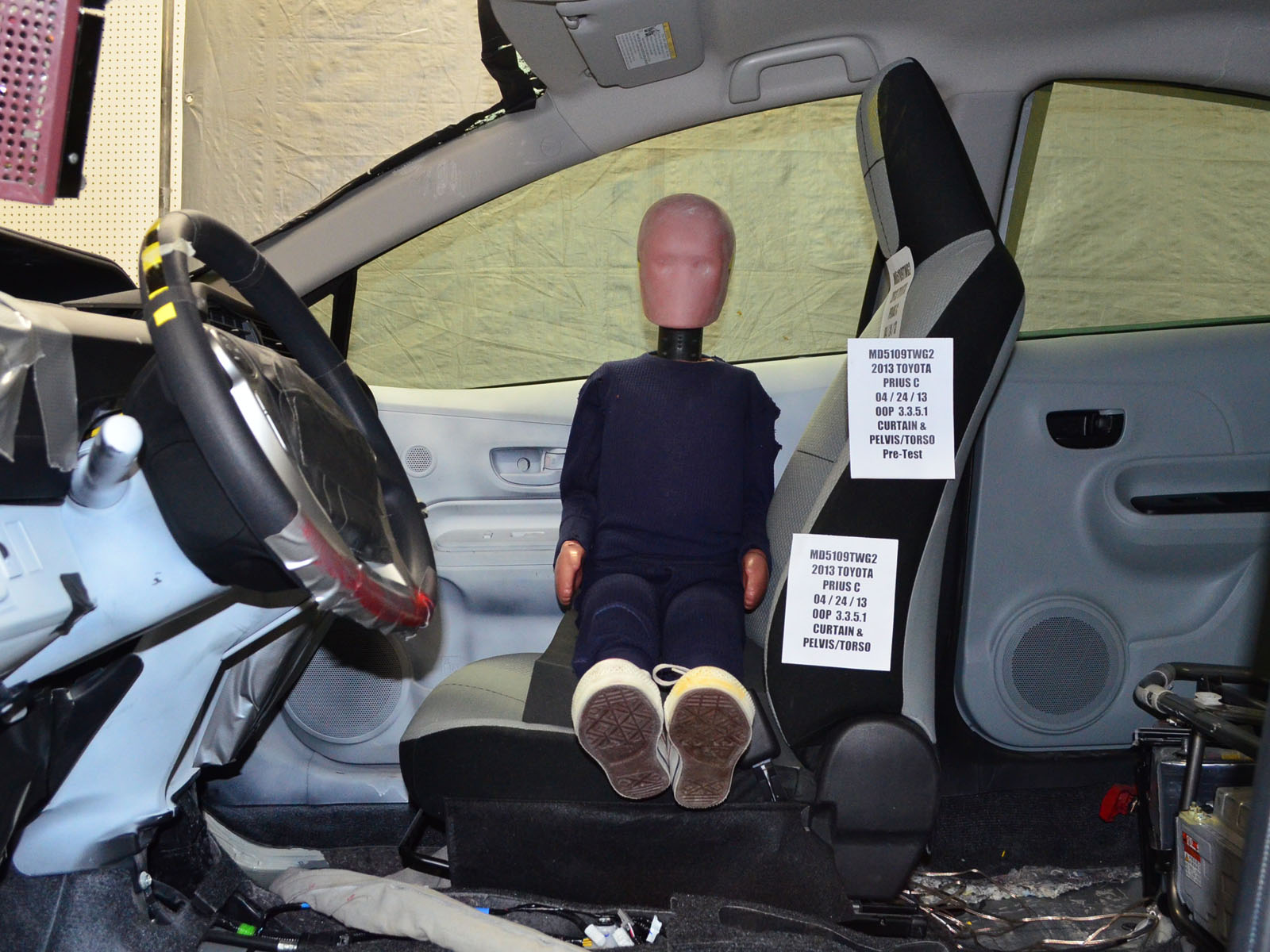 2013 TOYOTA PRIUS C crash image 7