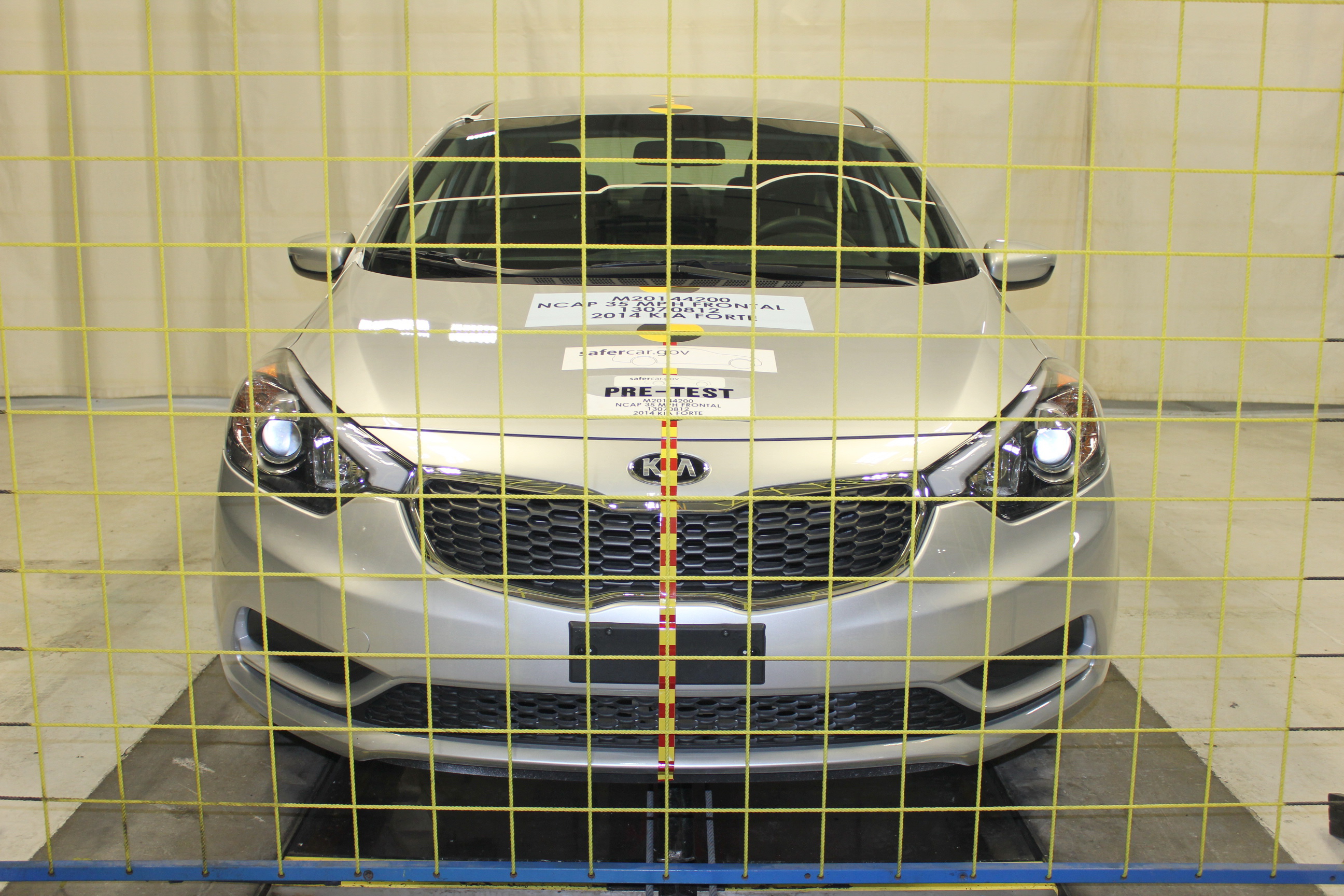 2014 KIA FORTE crash-test photo