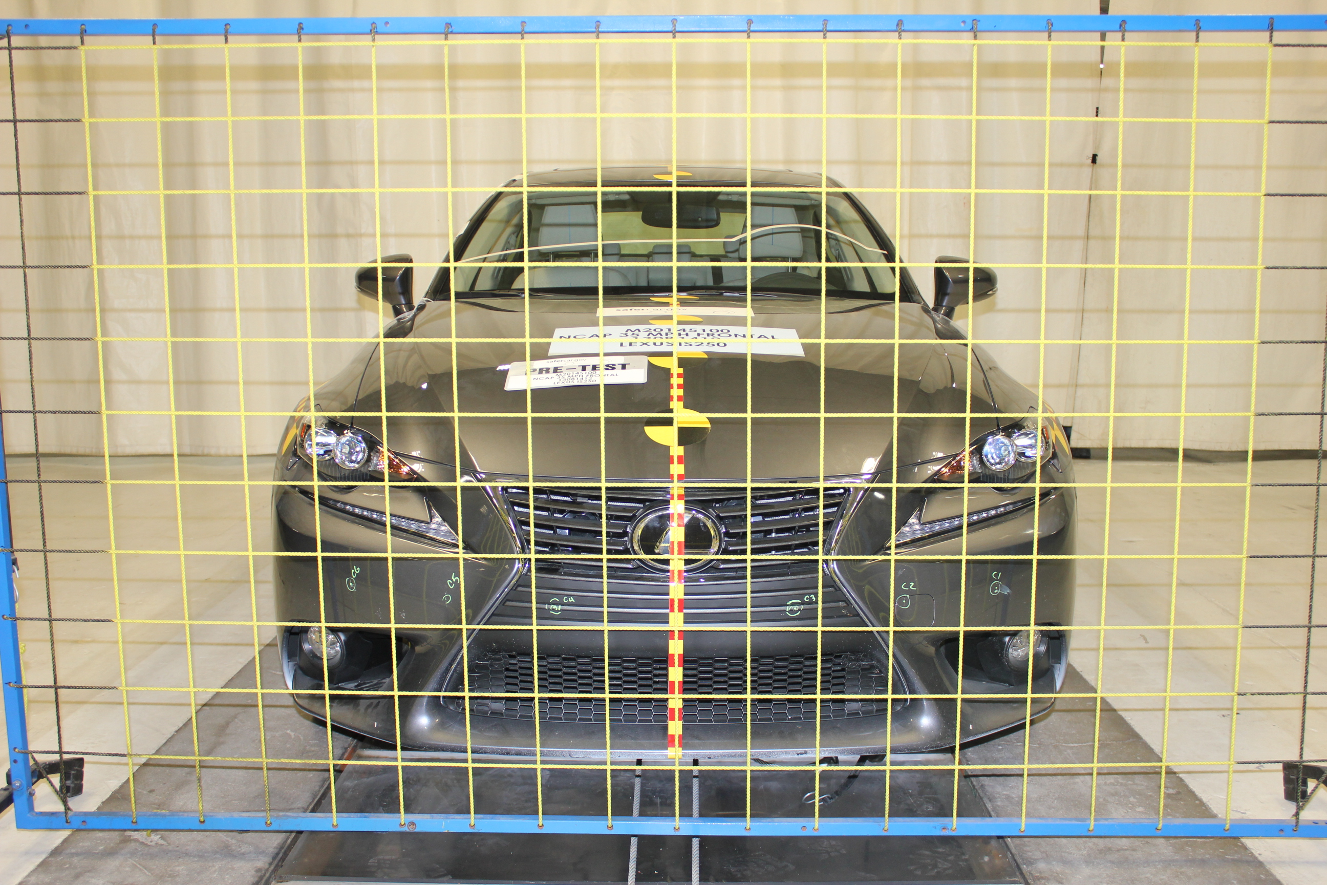 2014 LEXUS IS250 crash-test photo
