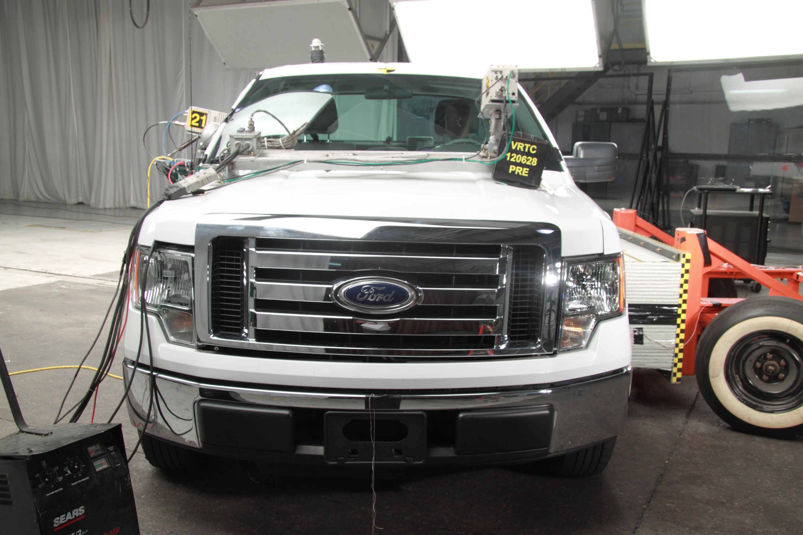 2010 FORD F150 PICKUP crash-test photo