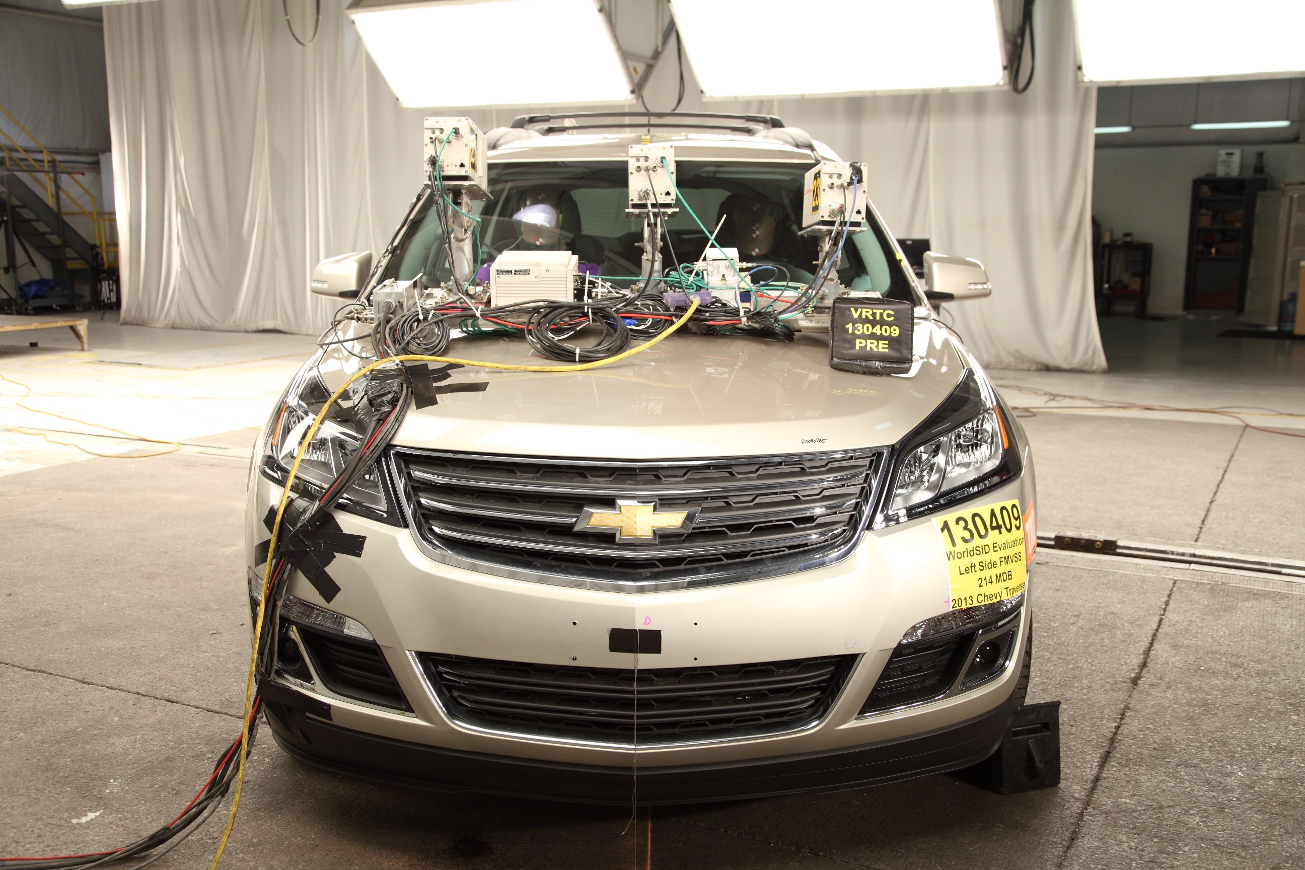 2013 CHEVROLET TRAVERSE crash-test photo