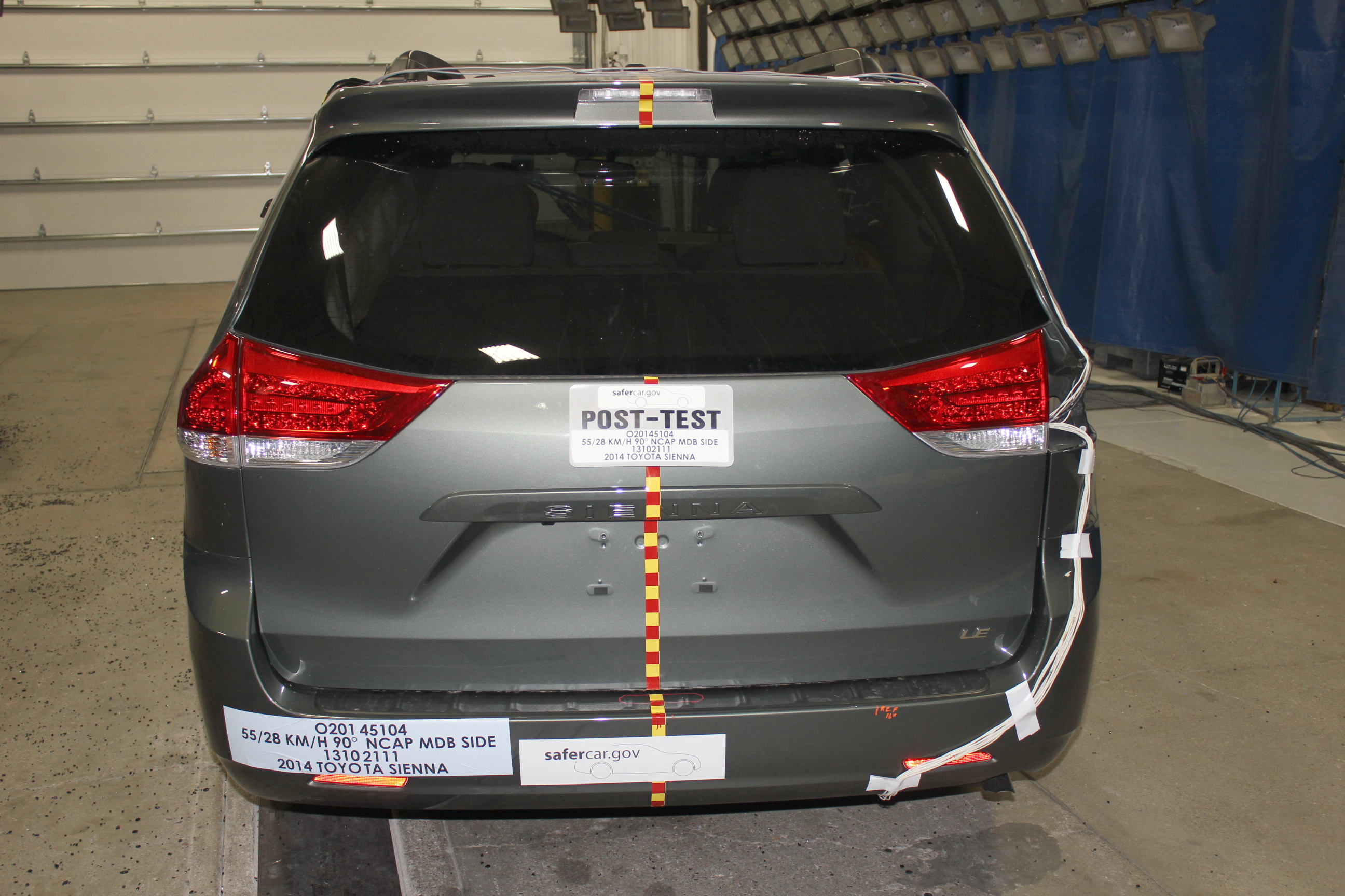 2014 TOYOTA SIENNA crash image 12
