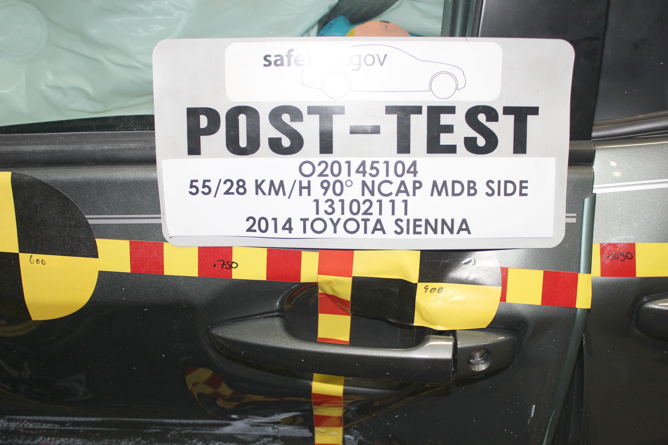 2014 TOYOTA SIENNA crash image 22