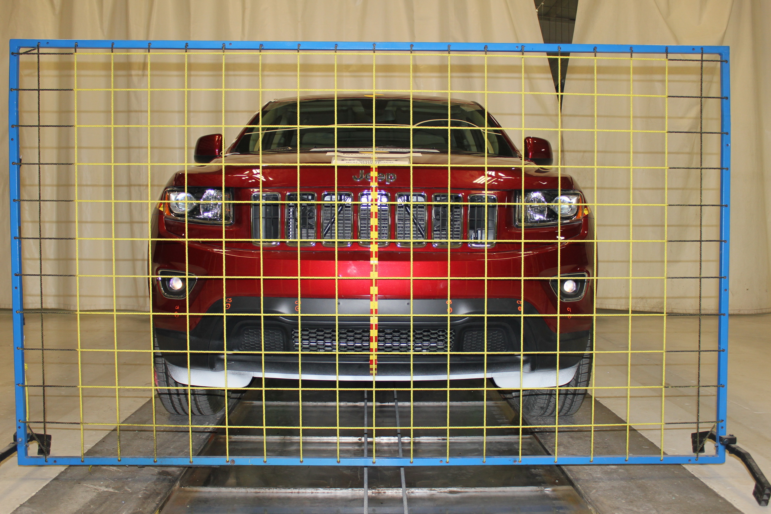 2014 JEEP GRAND CHEROKEE crash-test photo