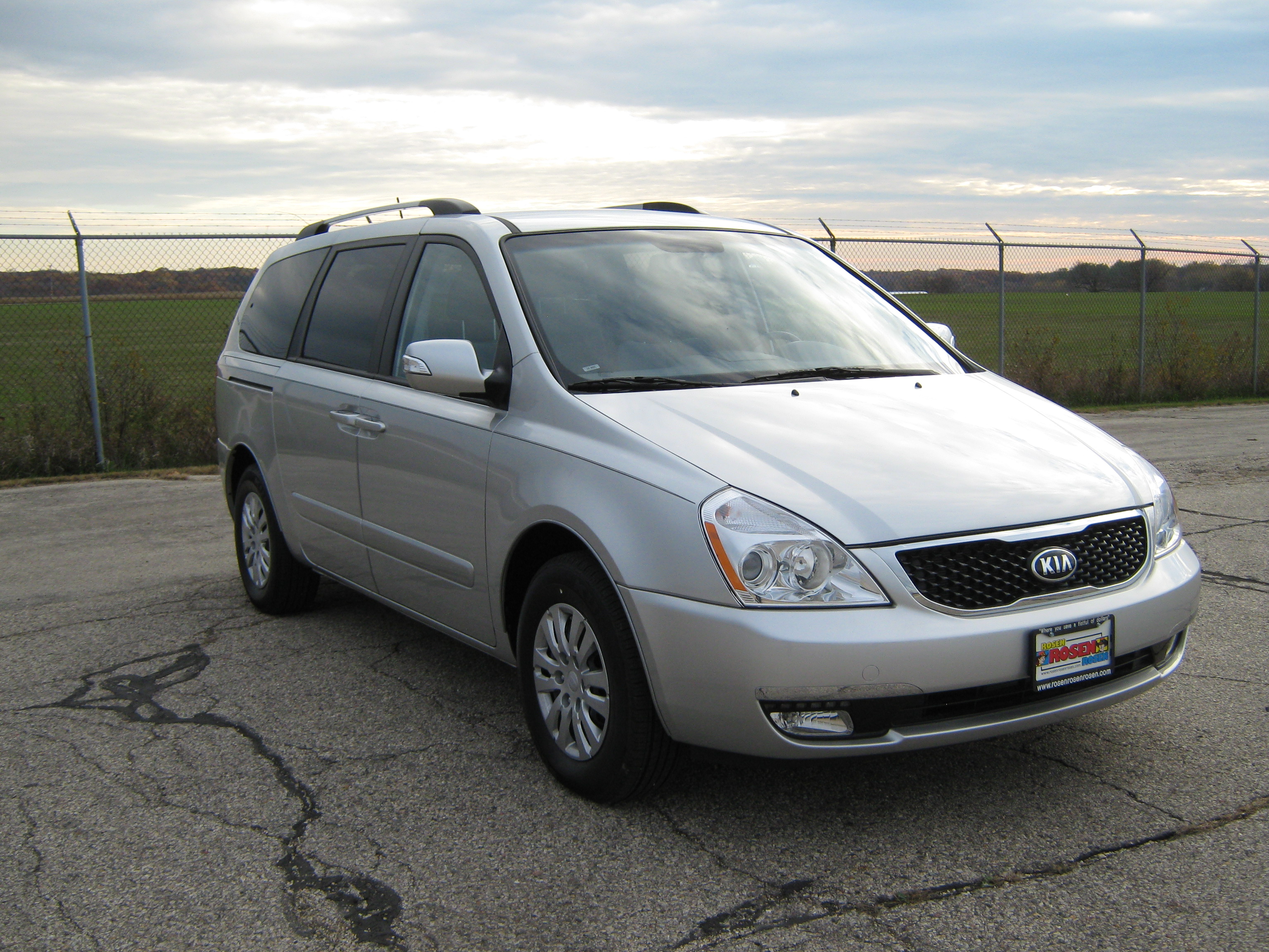 2014 KIA SEDONA crash-test photo