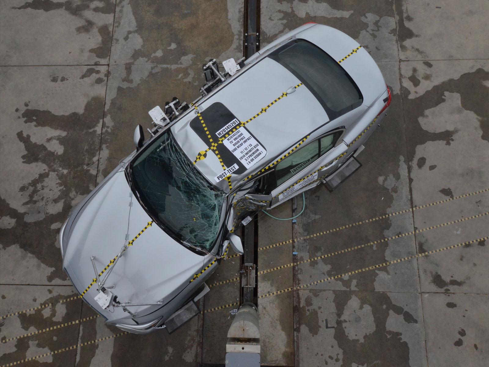 2014 INFINITI Q50 crash image 16