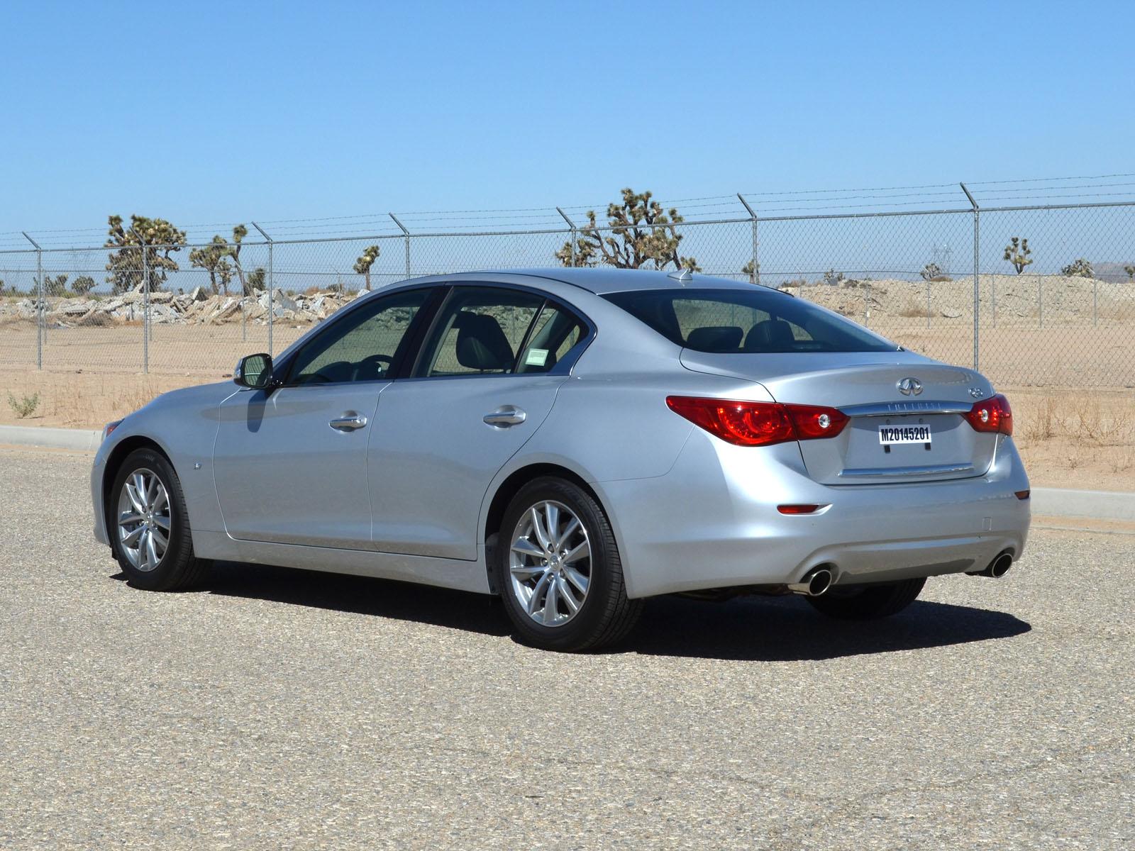 2014 INFINITI Q50 crash image 2