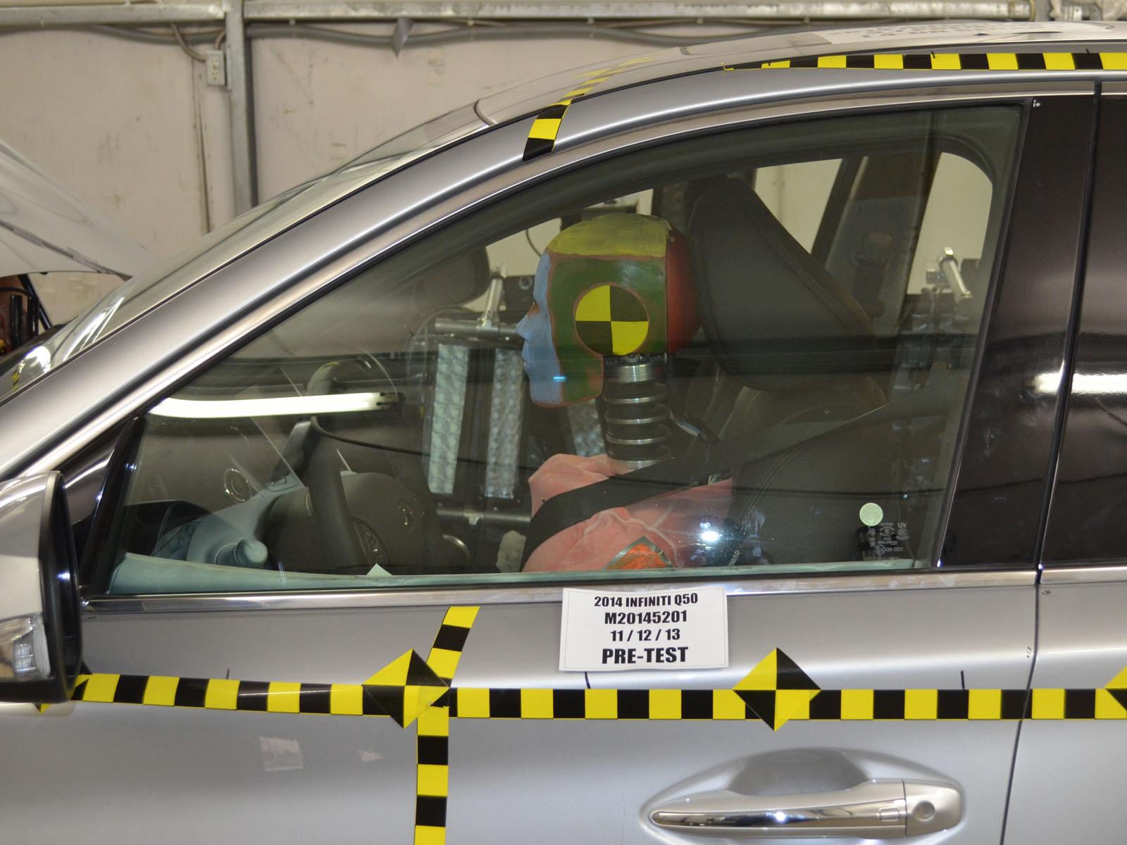 2014 INFINITI Q50 crash image 24
