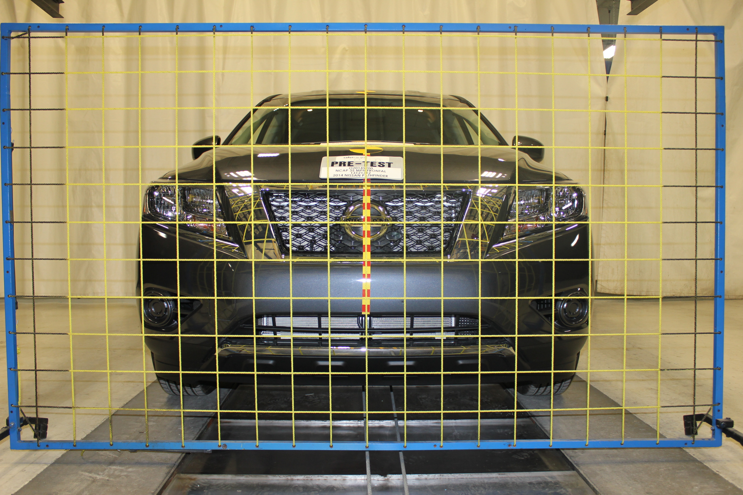 2014 NISSAN PATHFINDER crash-test photo