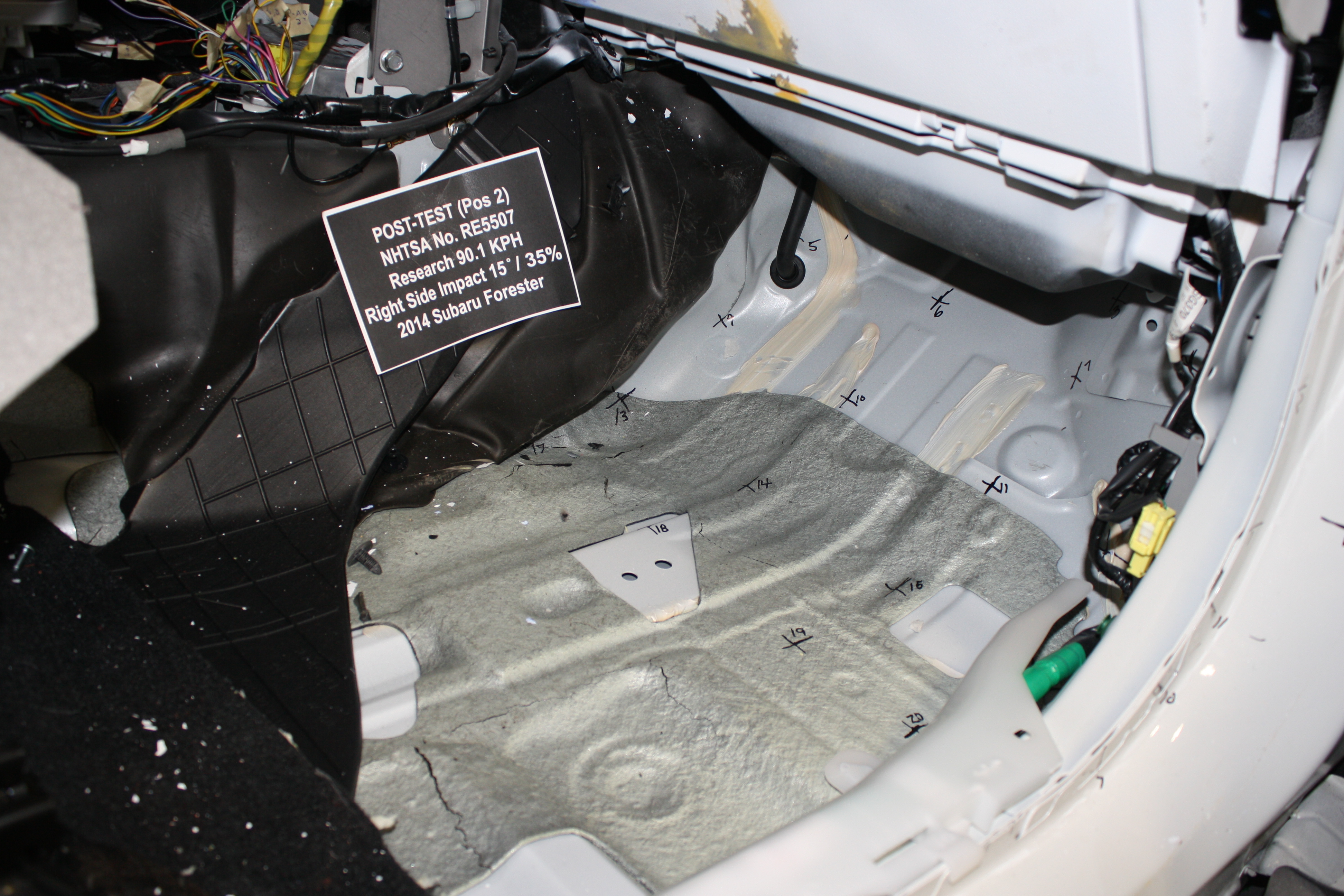 2014 SUBARU FORESTER crash image