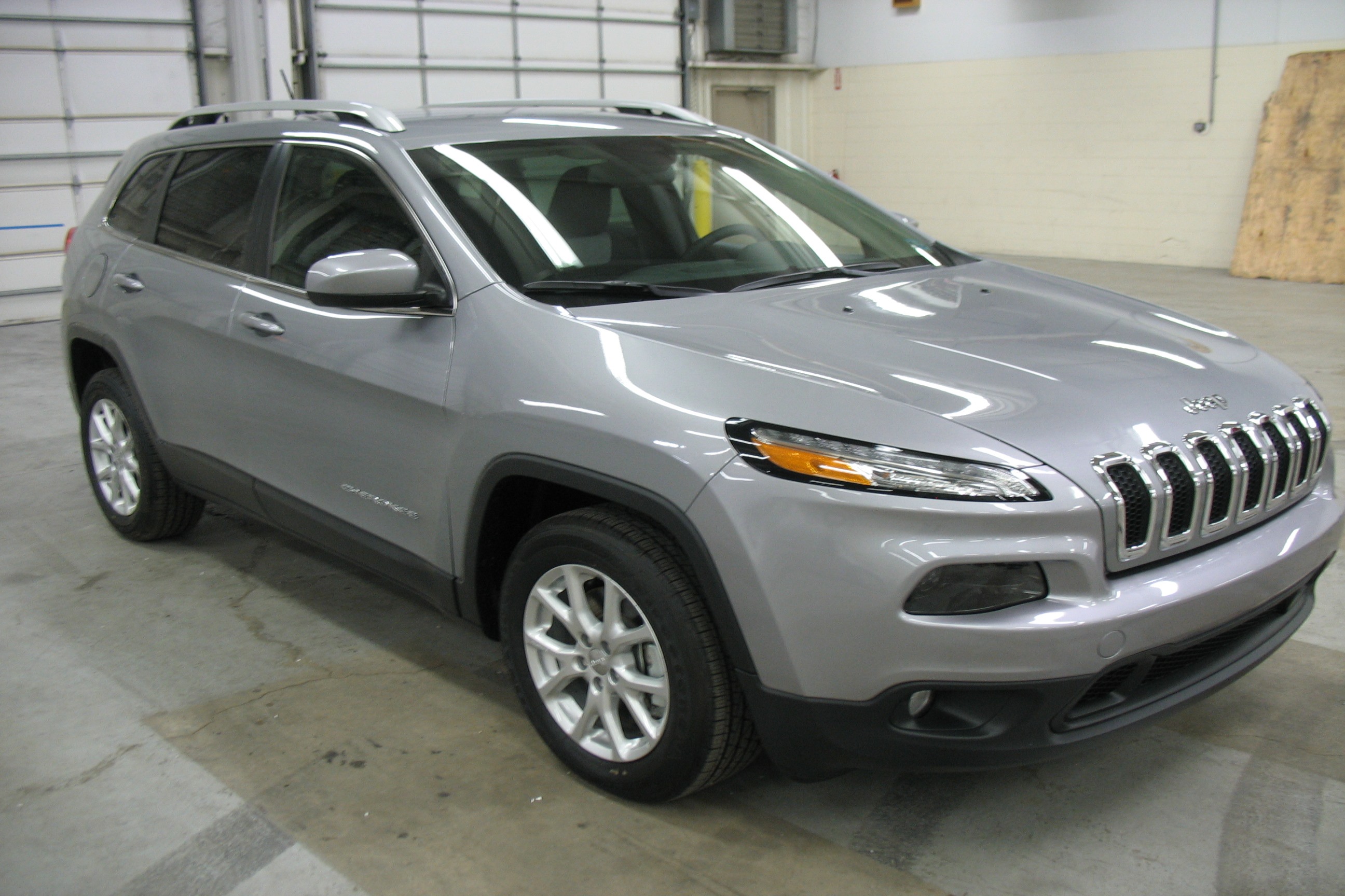 2014 JEEP CHEROKEE crash-test photo