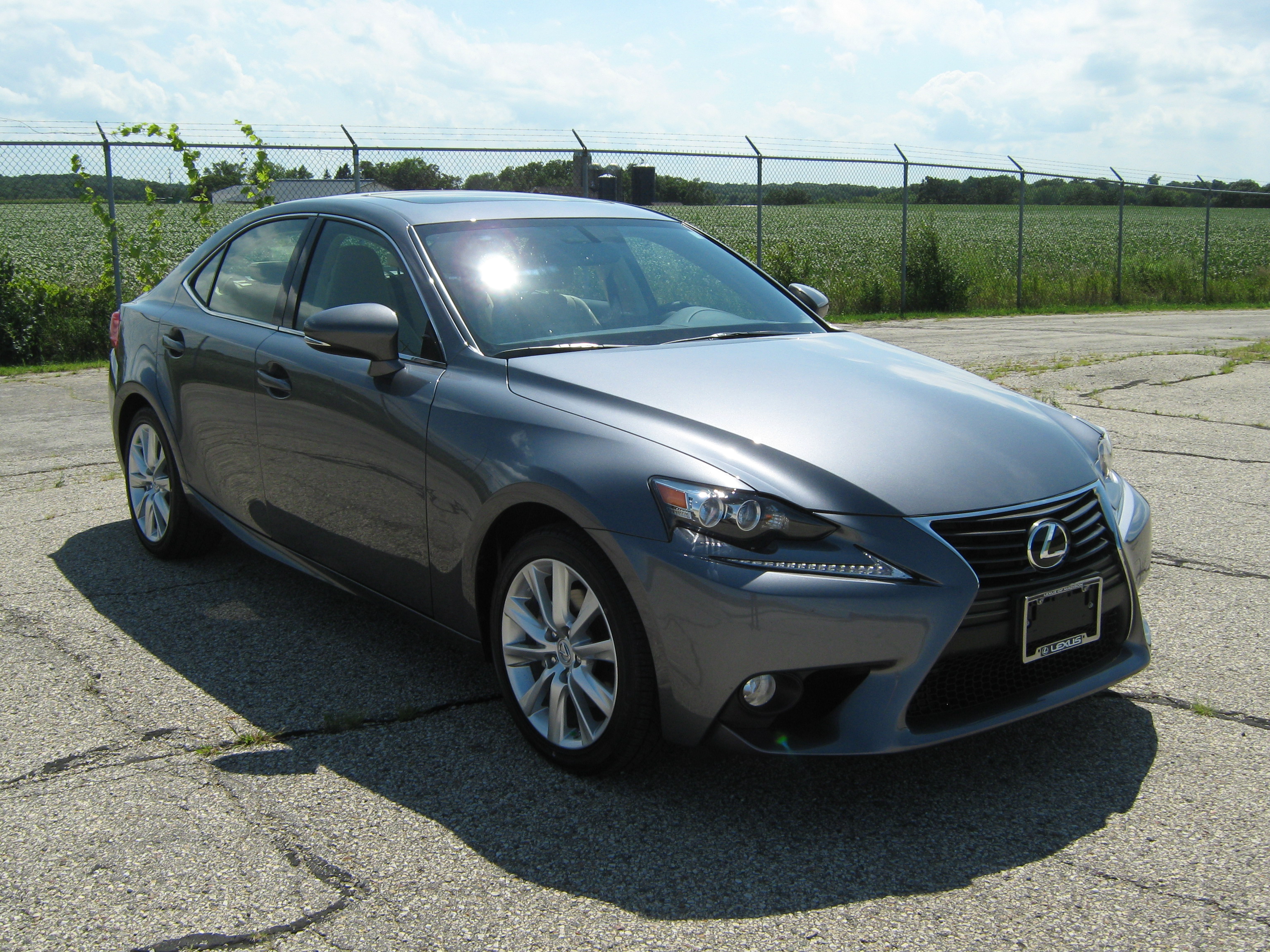 2014 LEXUS IS250 crash-test photo