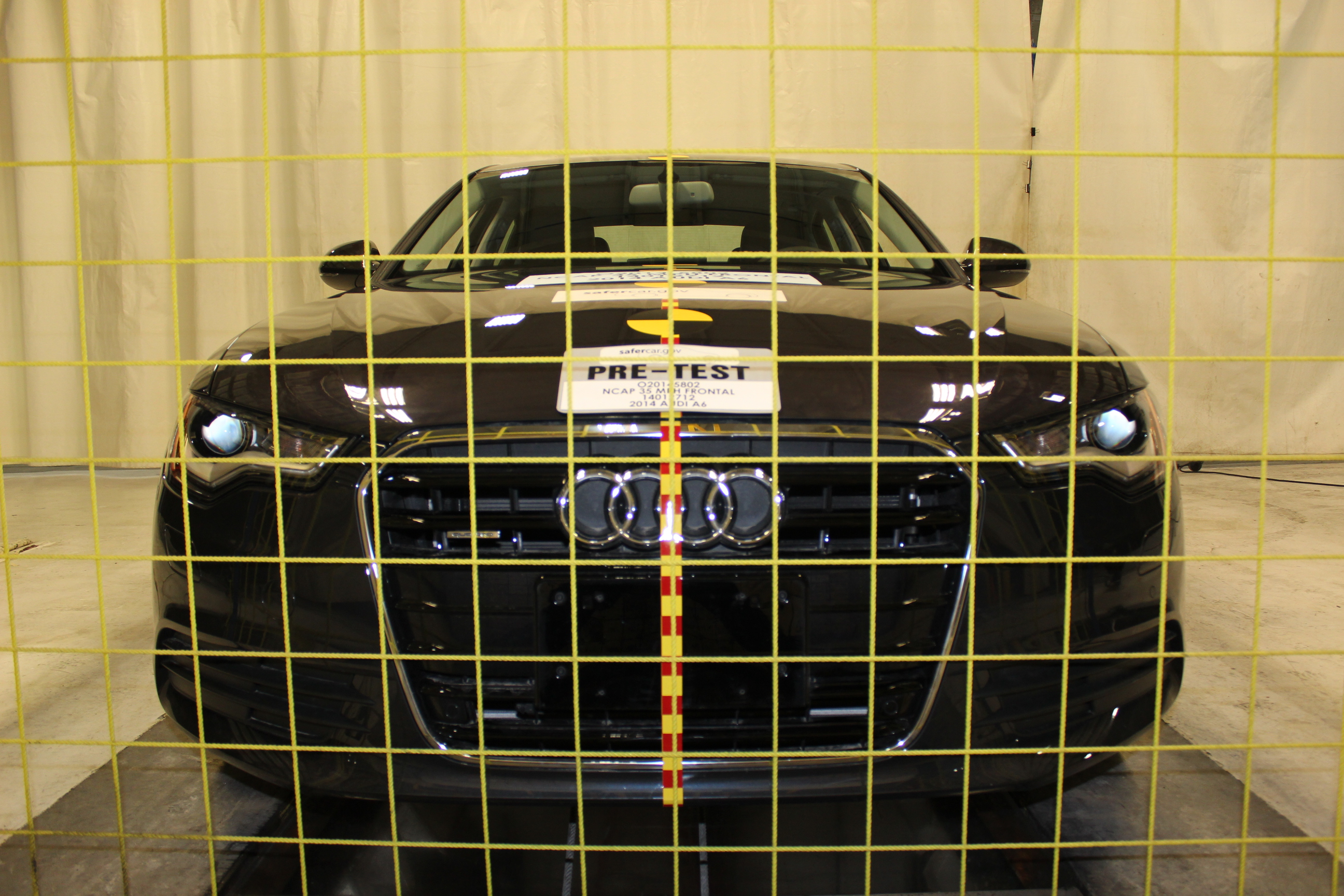 2014 AUDI A6 crash-test photo