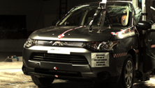 2014 MITSUBISHI OUTLANDER crash-test photo