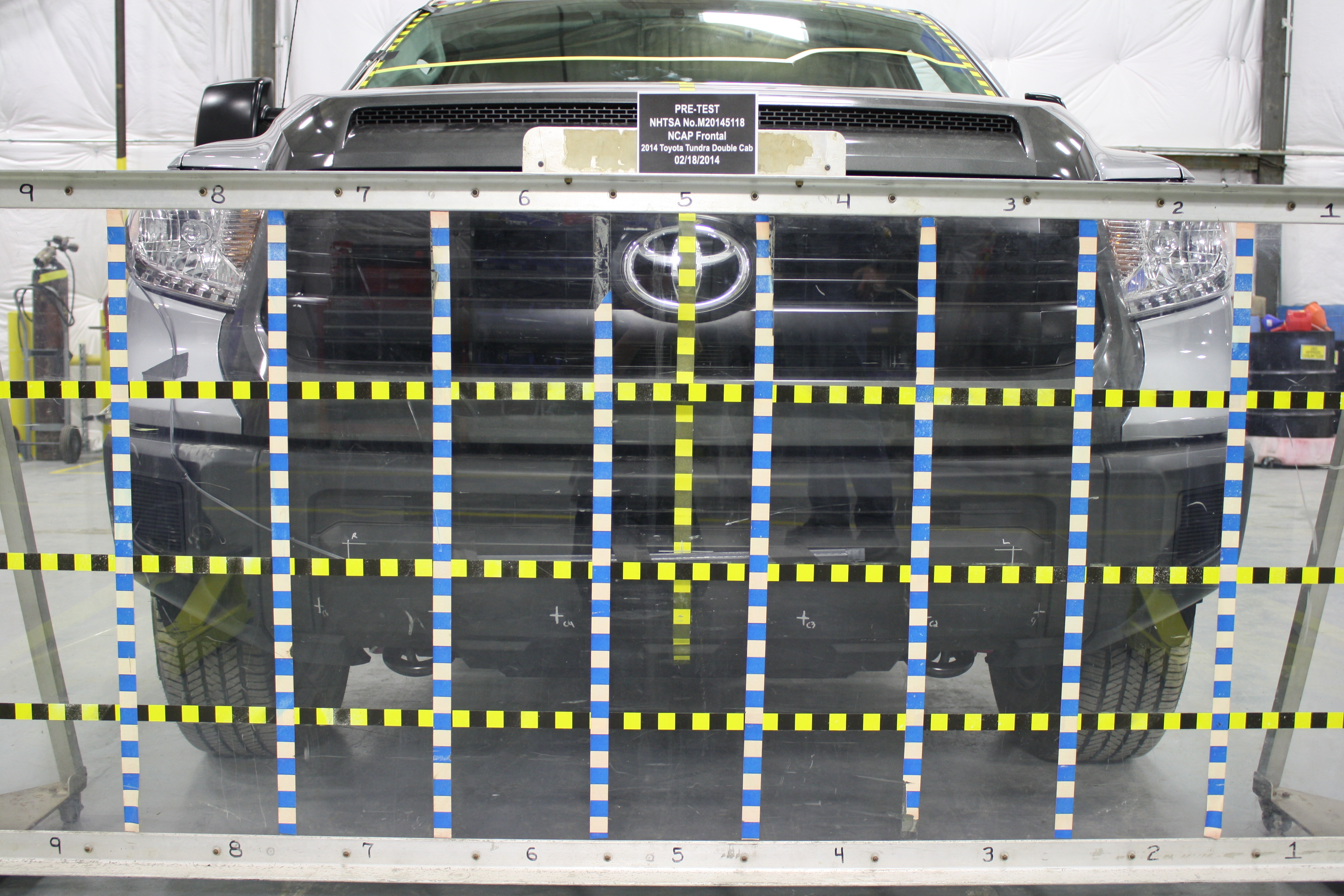 2014 TOYOTA TUNDRA crash-test photo