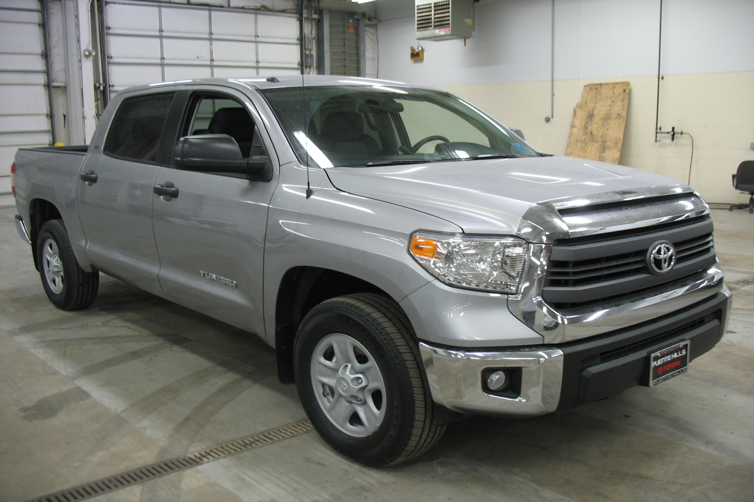 2014 TOYOTA TUNDRA crash-test photo