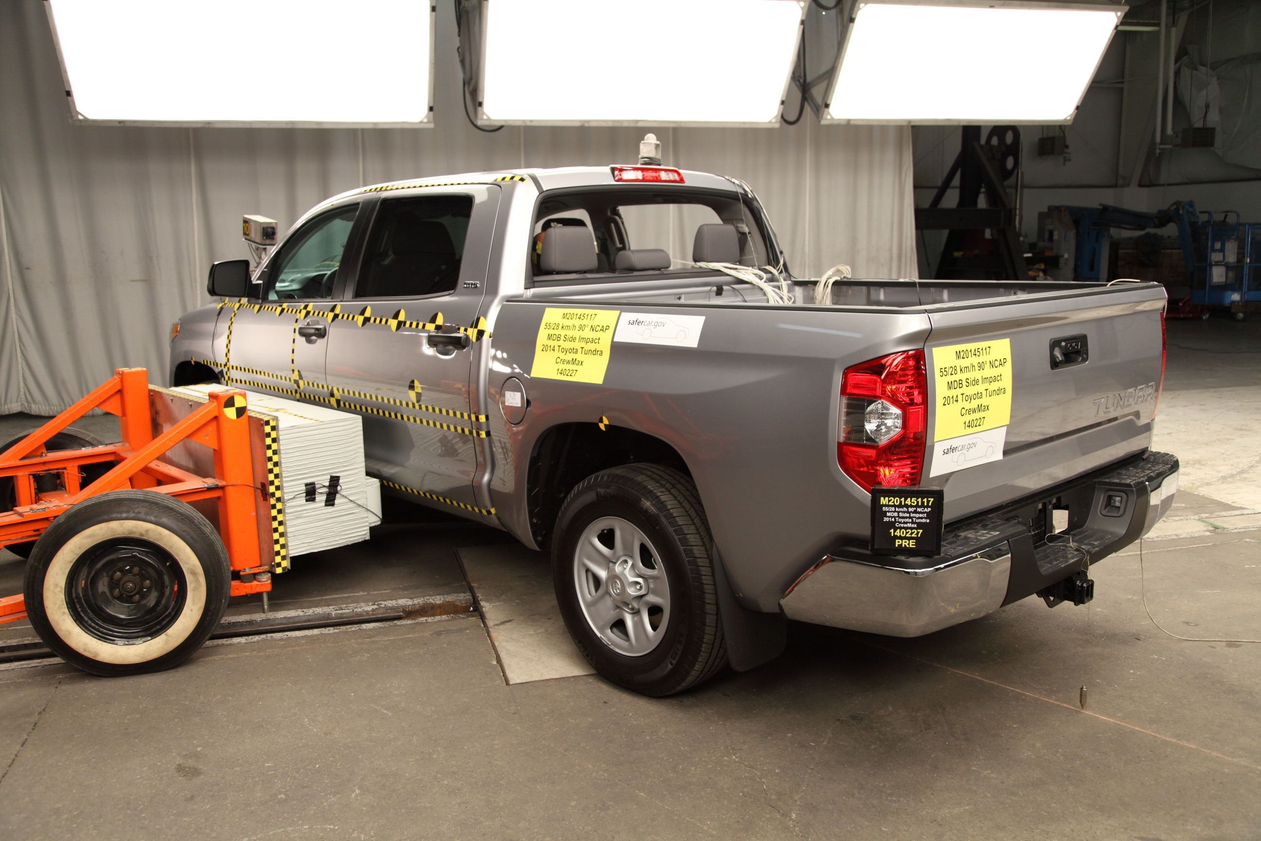 2014 TOYOTA TUNDRA crash image 10
