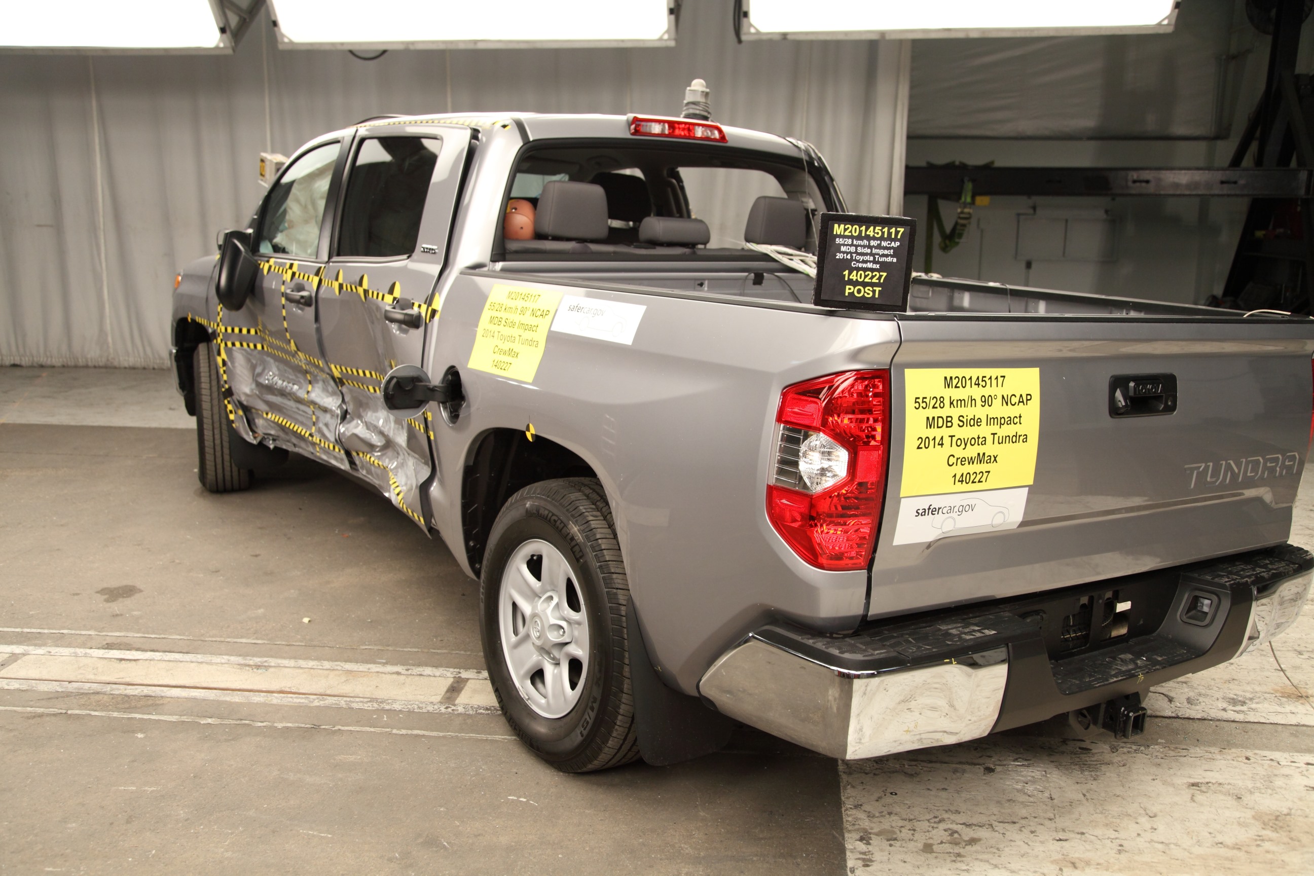 2014 TOYOTA TUNDRA crash image 11