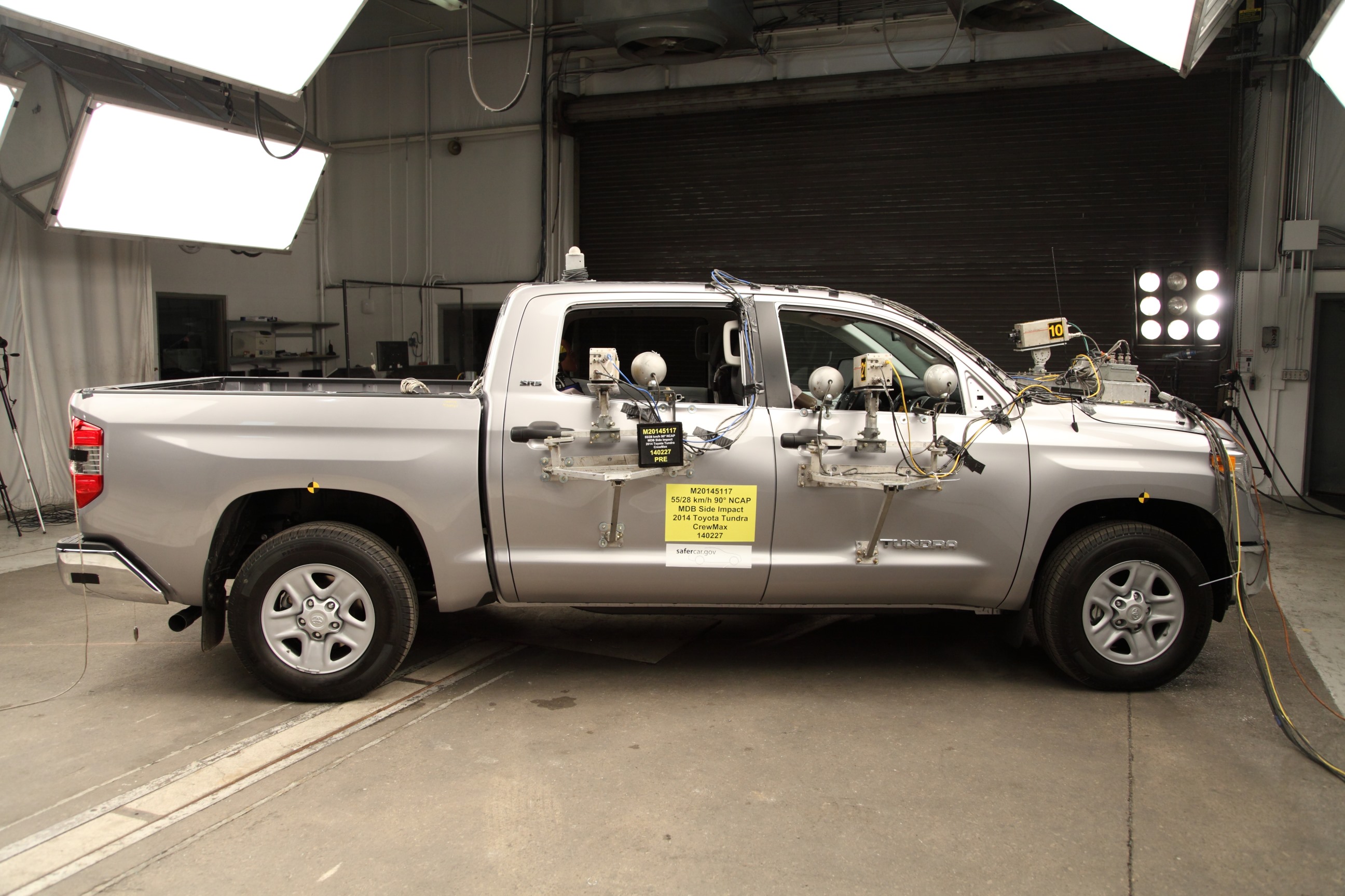2014 TOYOTA TUNDRA crash image 14
