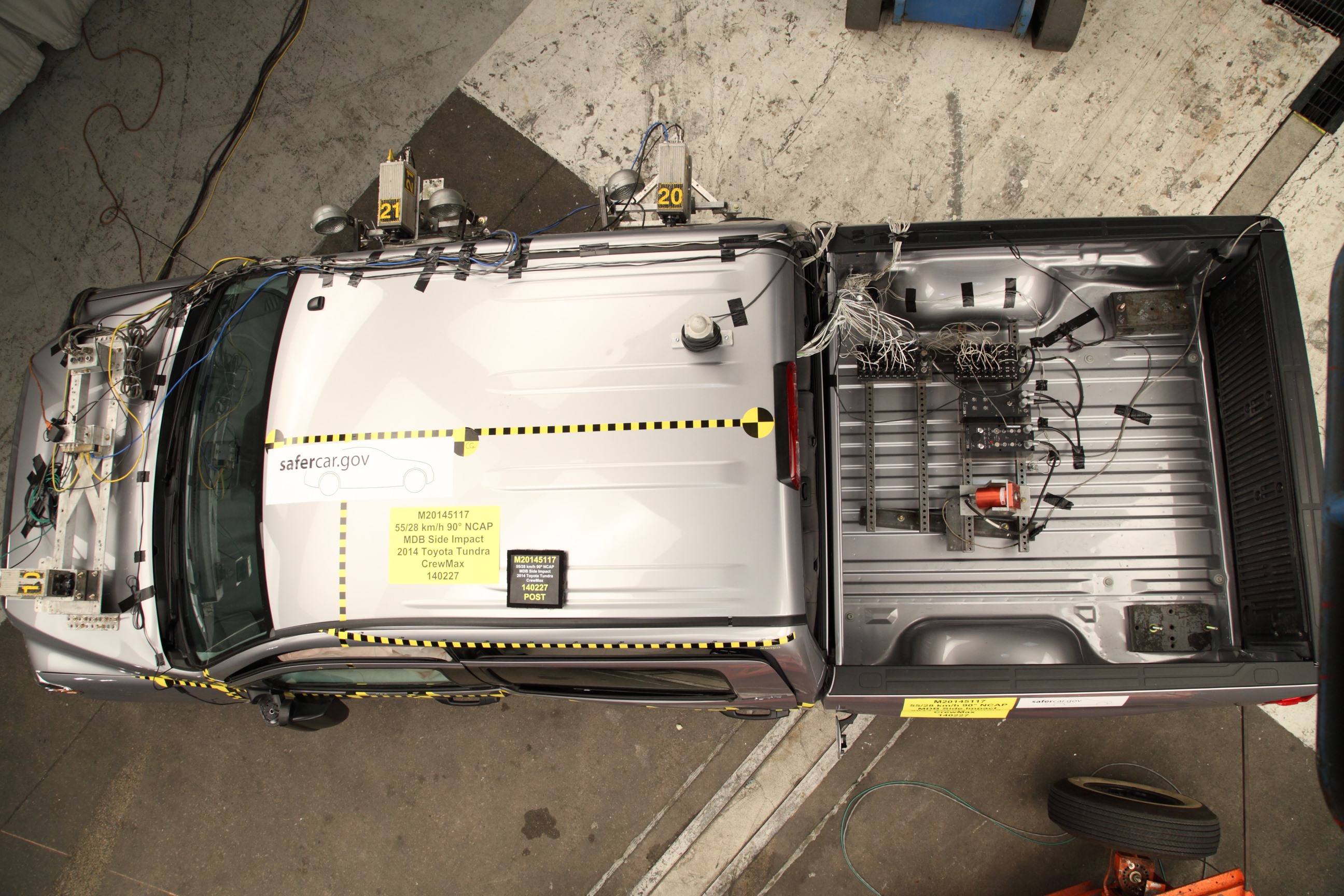 2014 TOYOTA TUNDRA crash image 17