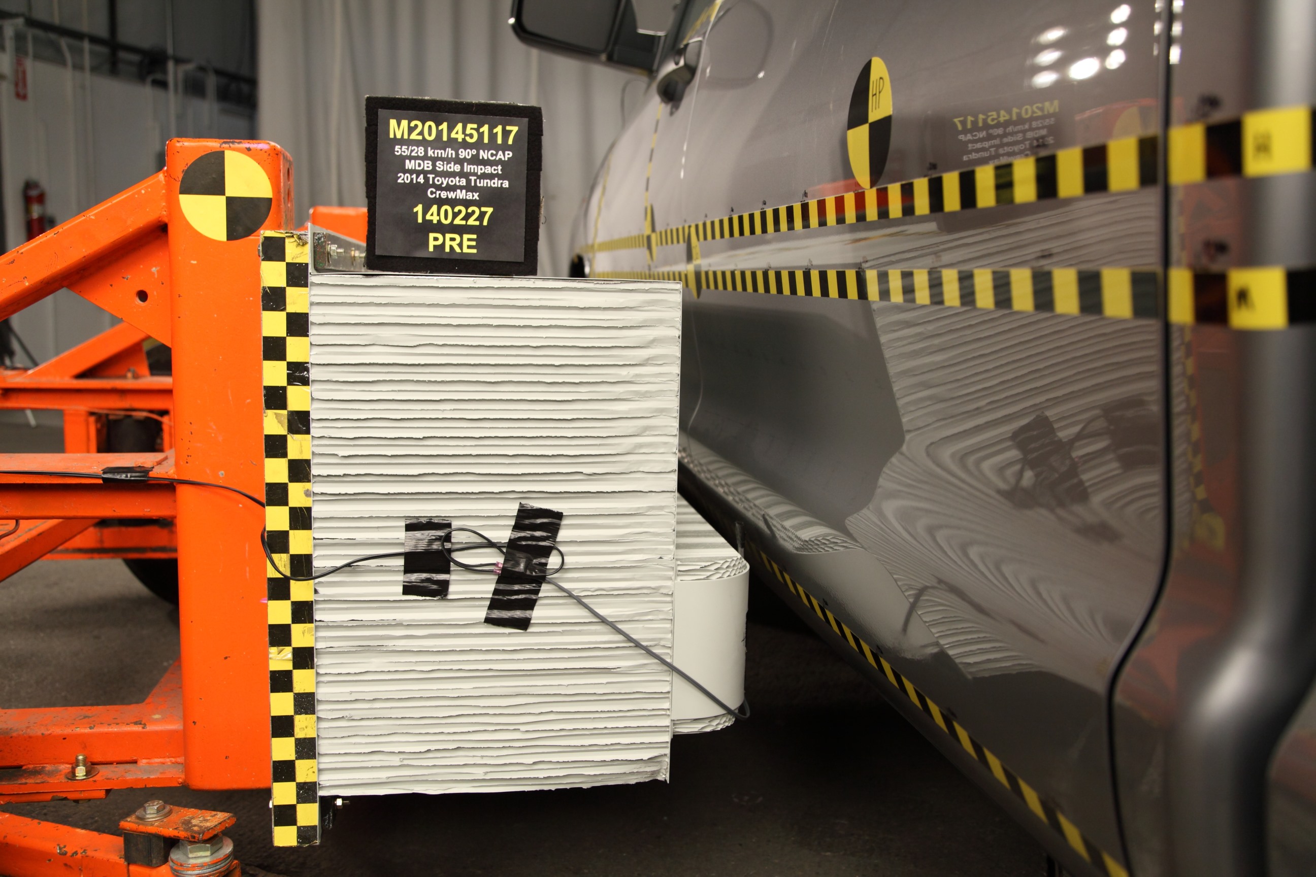 2014 TOYOTA TUNDRA crash image 19