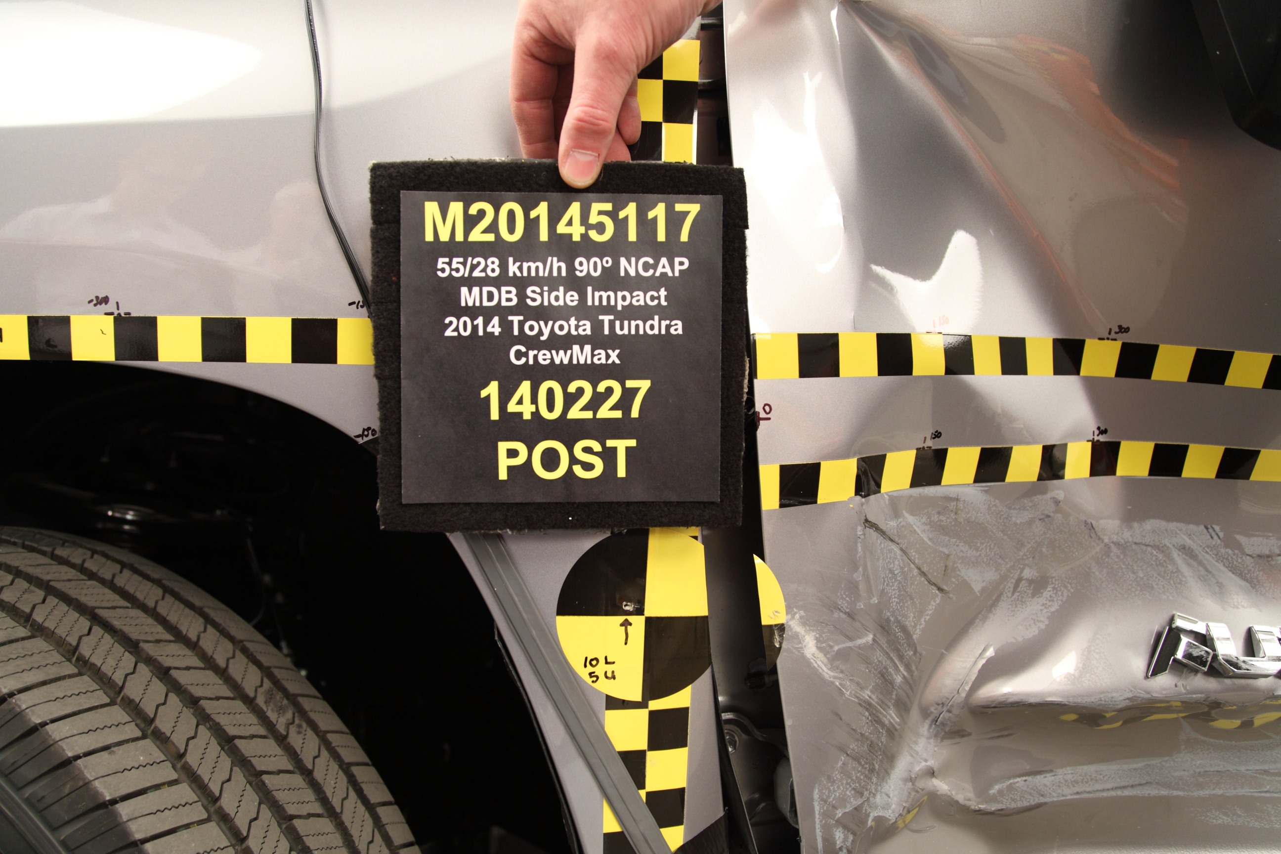 2014 TOYOTA TUNDRA crash image 21