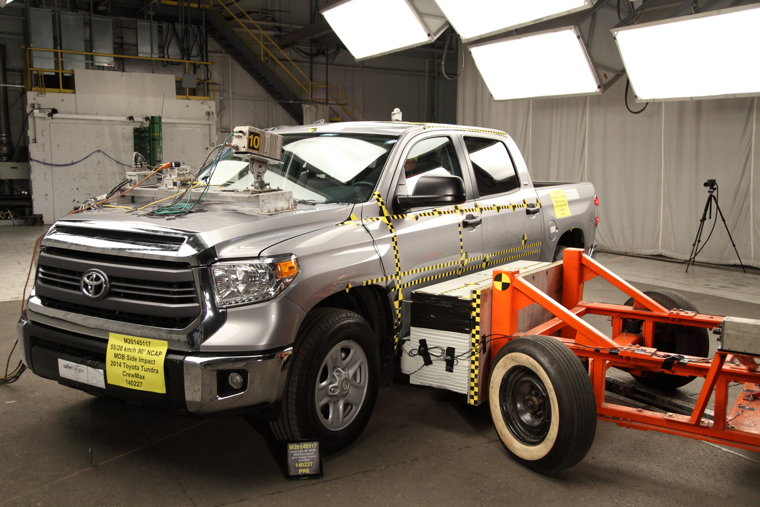 2014 TOYOTA TUNDRA crash image 5
